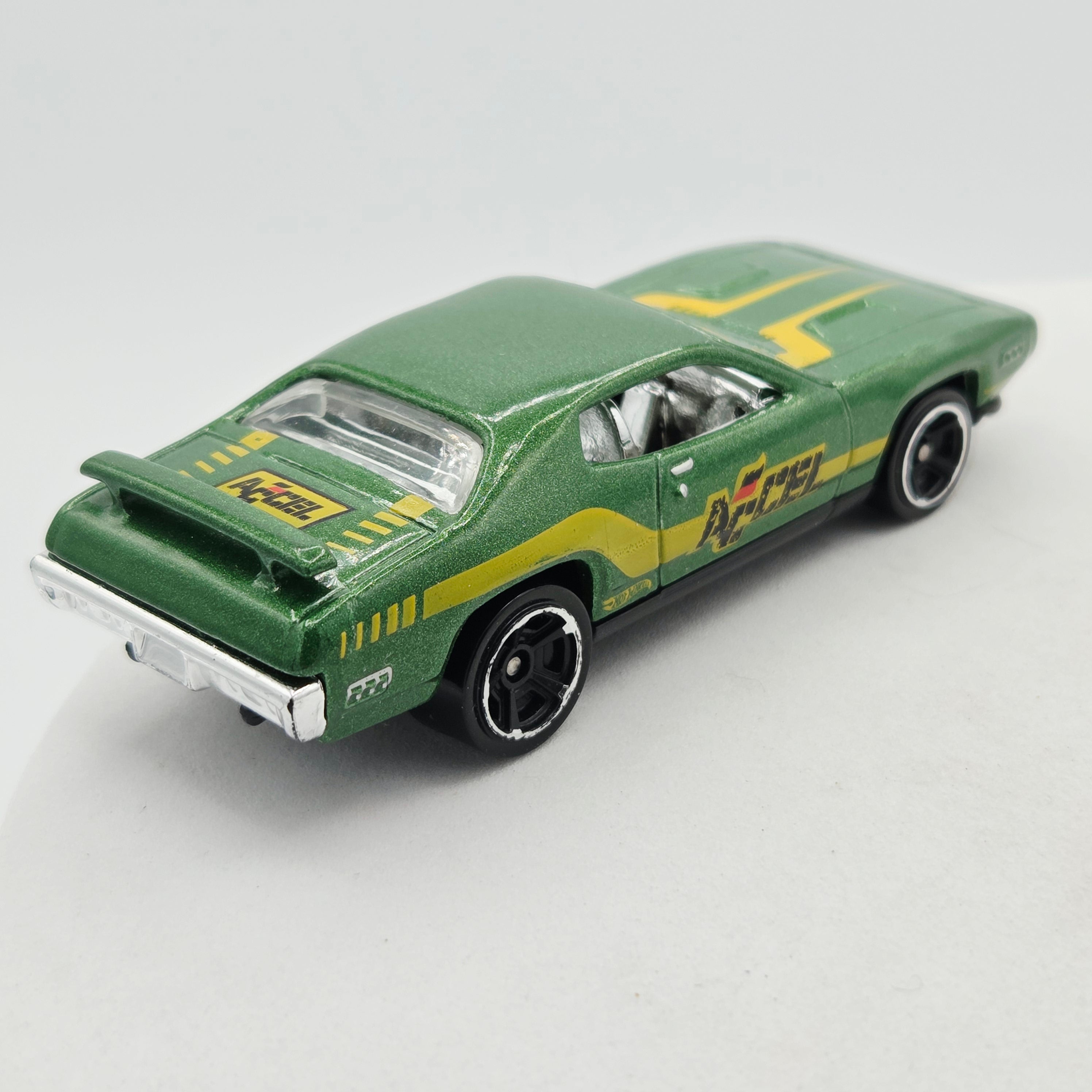 Hot Wheels '71 Plymouth Roadrunner "Accel" (2014 HW Basic - Workshop)