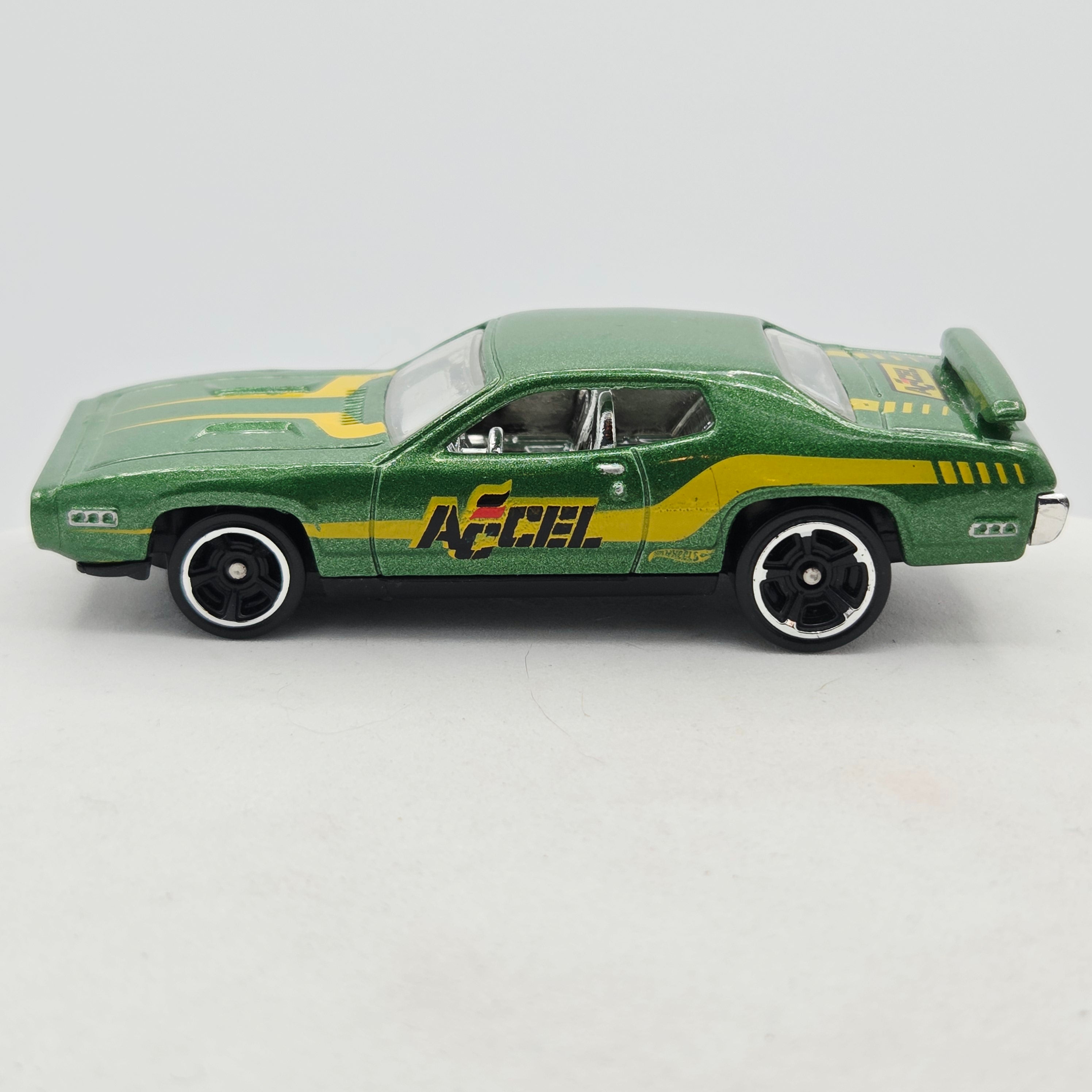 Hot Wheels '71 Plymouth Roadrunner "Accel" (2014 HW Basic - Workshop)