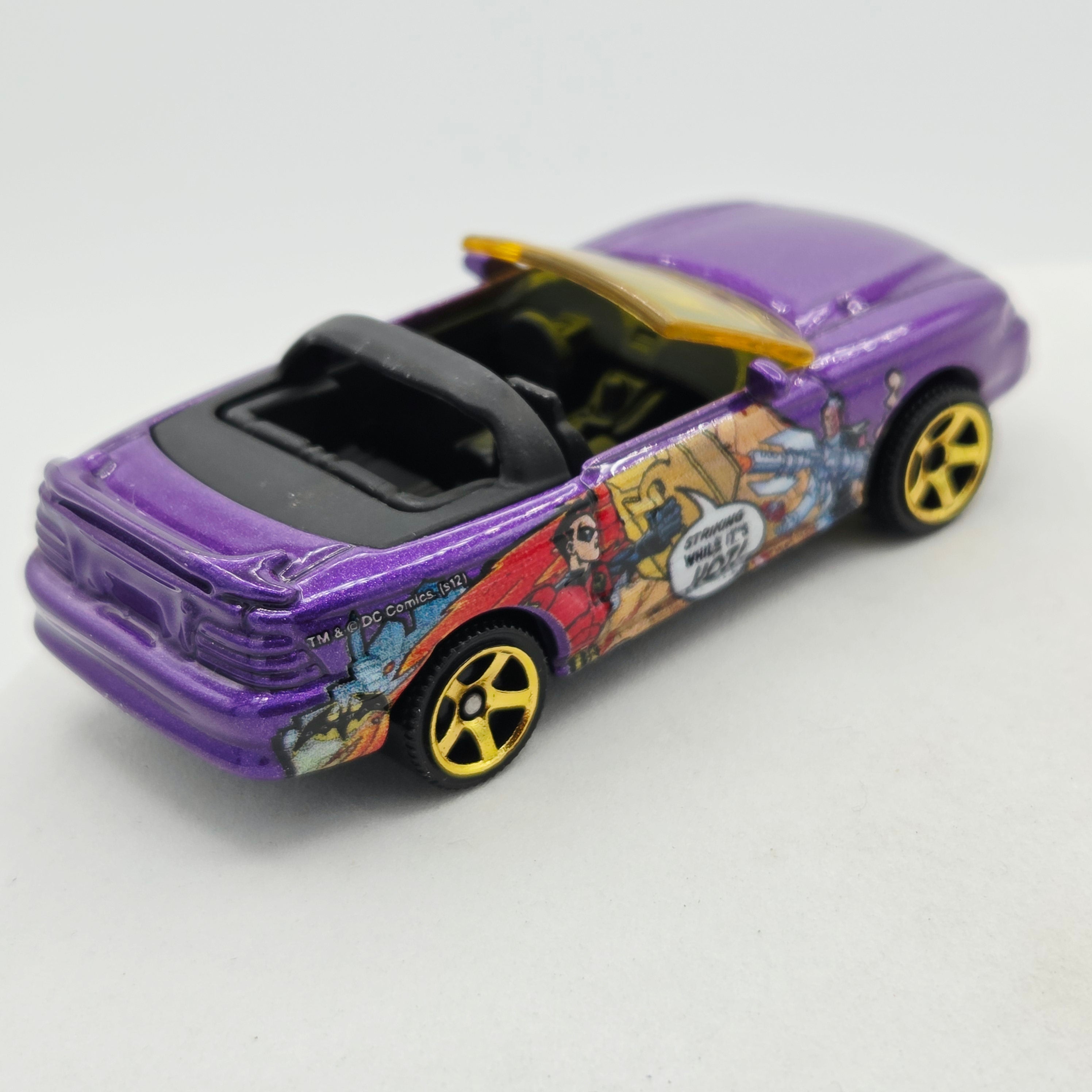 Matchbox Ford Mustang Cobra Convertible (2013 MBX Batman 3 Pack - Multipack Exclusive)