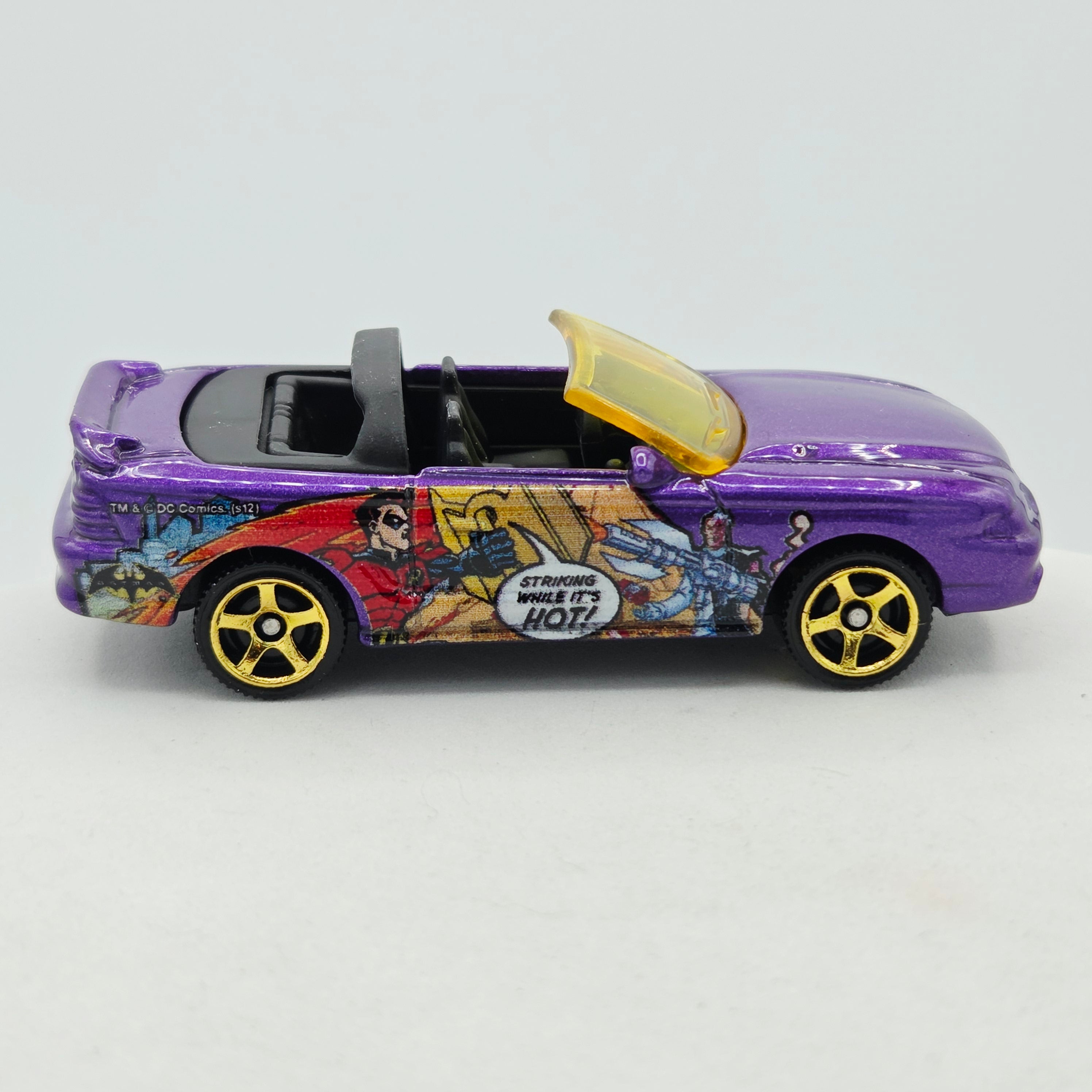 Matchbox Ford Mustang Cobra Convertible (2013 MBX Batman 3 Pack - Multipack Exclusive)