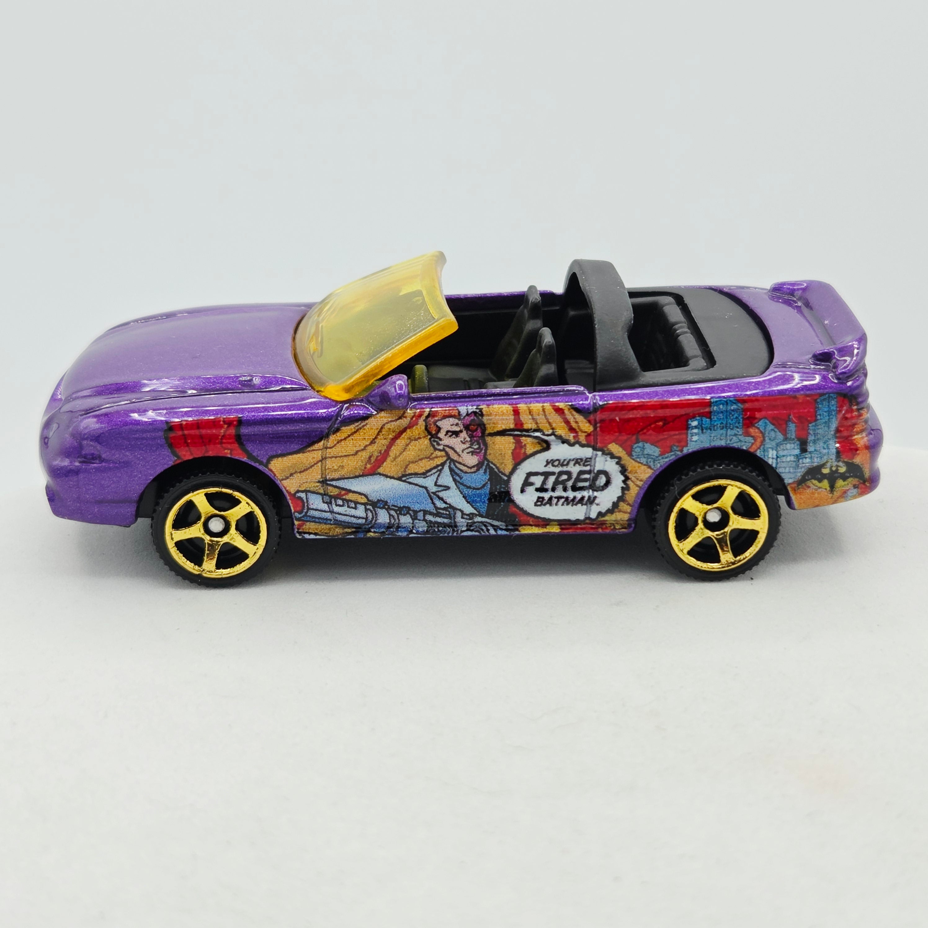 Matchbox Ford Mustang Cobra Convertible (2013 MBX Batman 3 Pack - Multipack Exclusive)