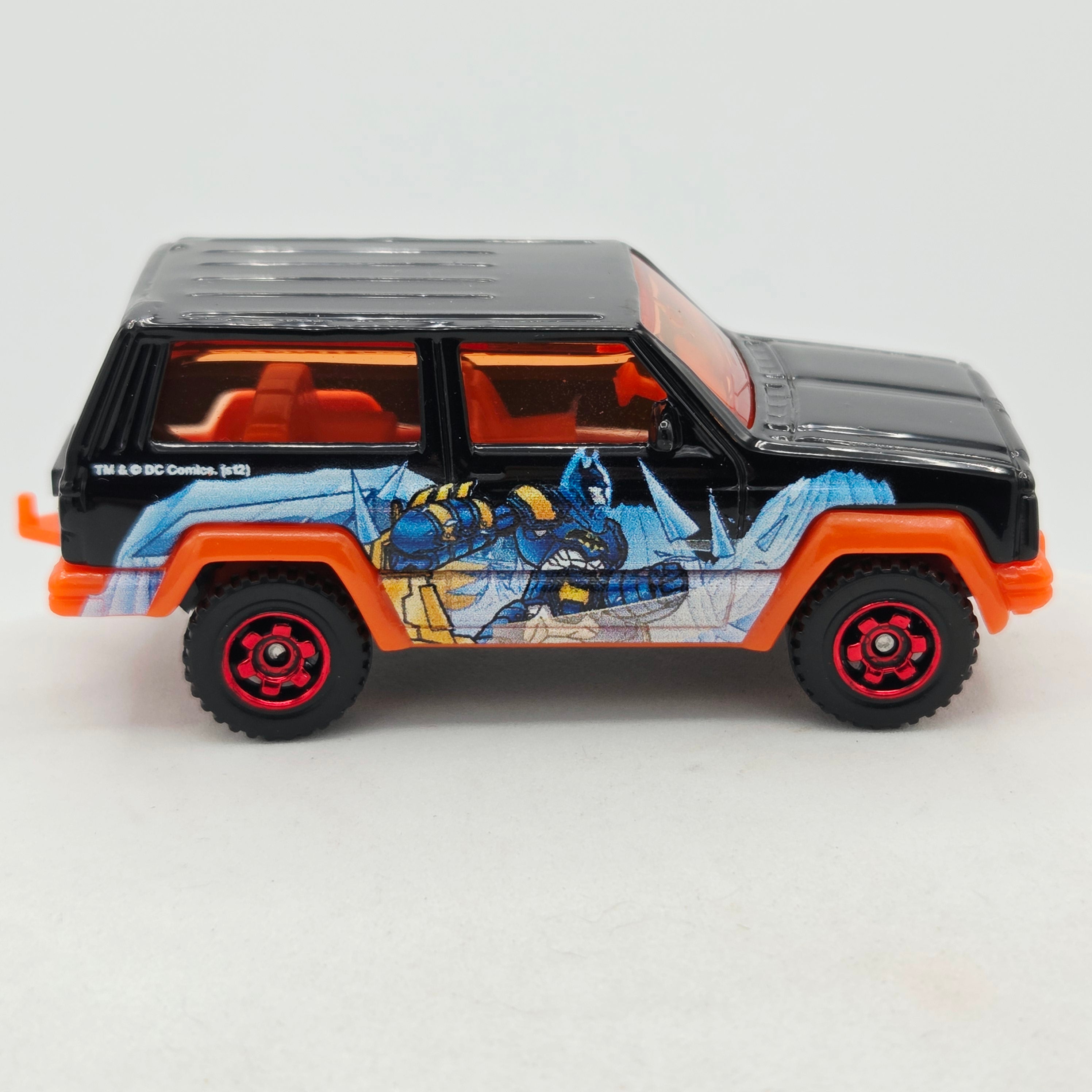 Matchbox Jeep Cherokee (2013 MBX Batman 3 Pack - Multipack Exclusive)