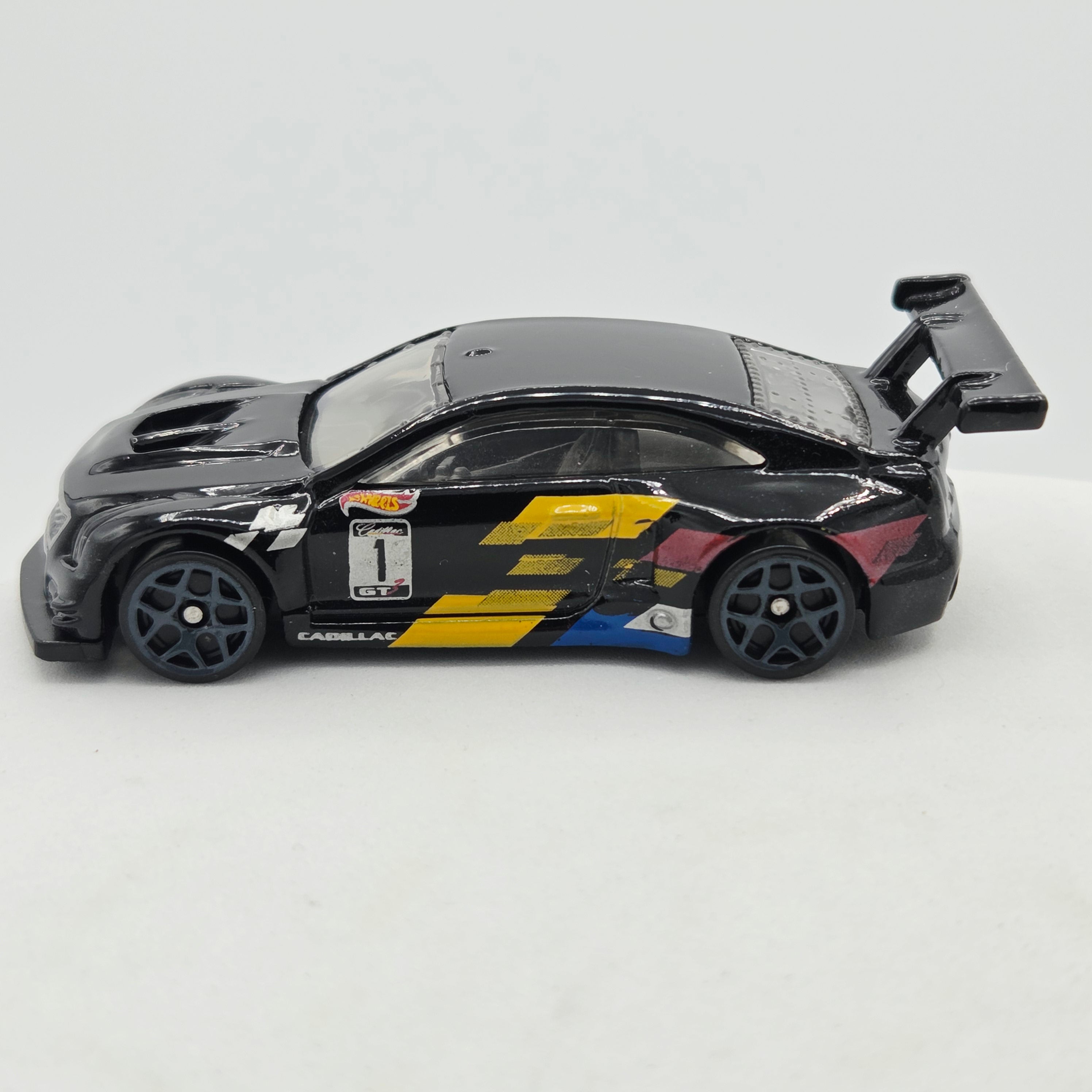 Hot Wheels '16 Cadillac ATS-V R, Black (2018 HW Basic - Legends of Speed)