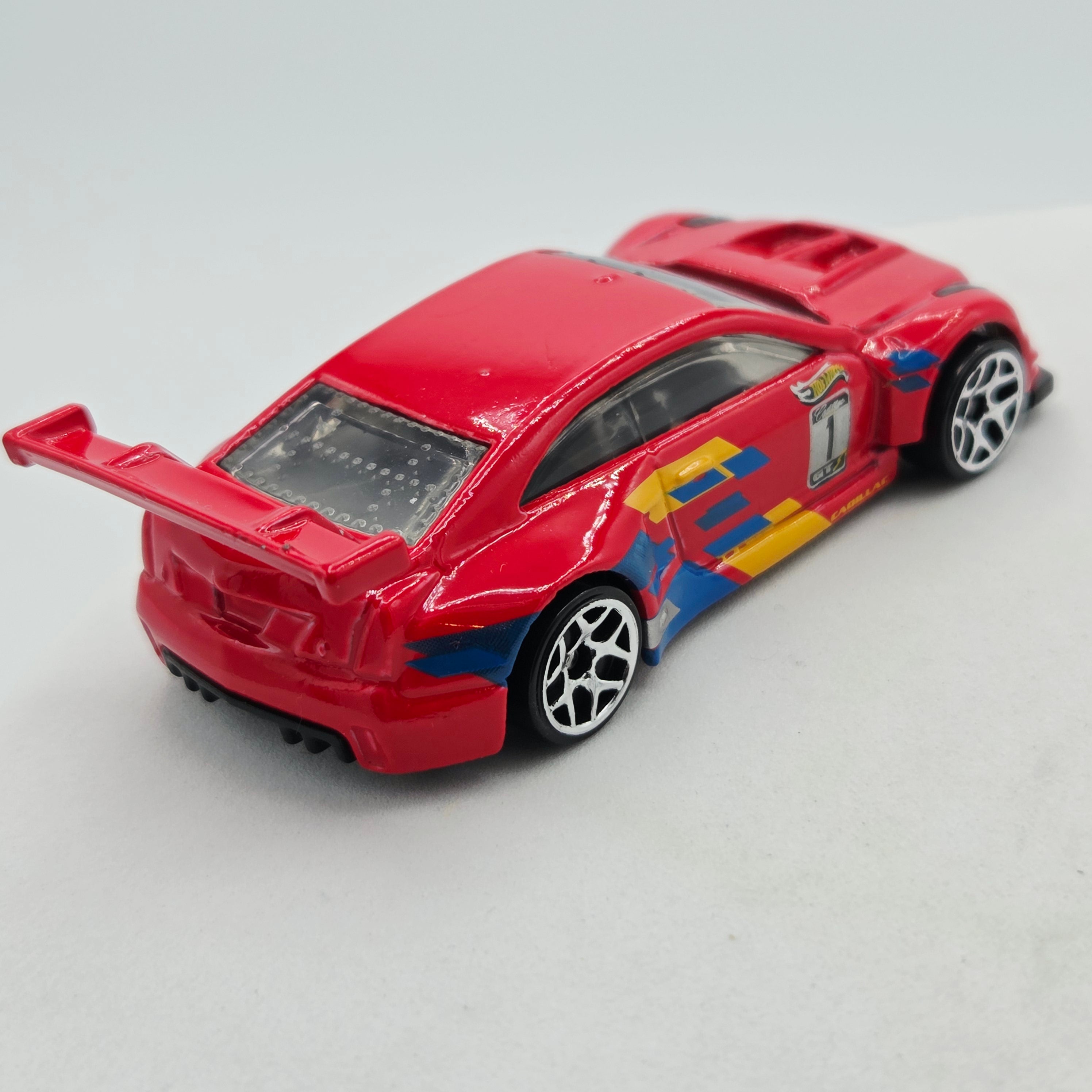 Hot Wheels '16 Cadillac ATS-V R, Red (2018 HW Basic - Legends of Speed)