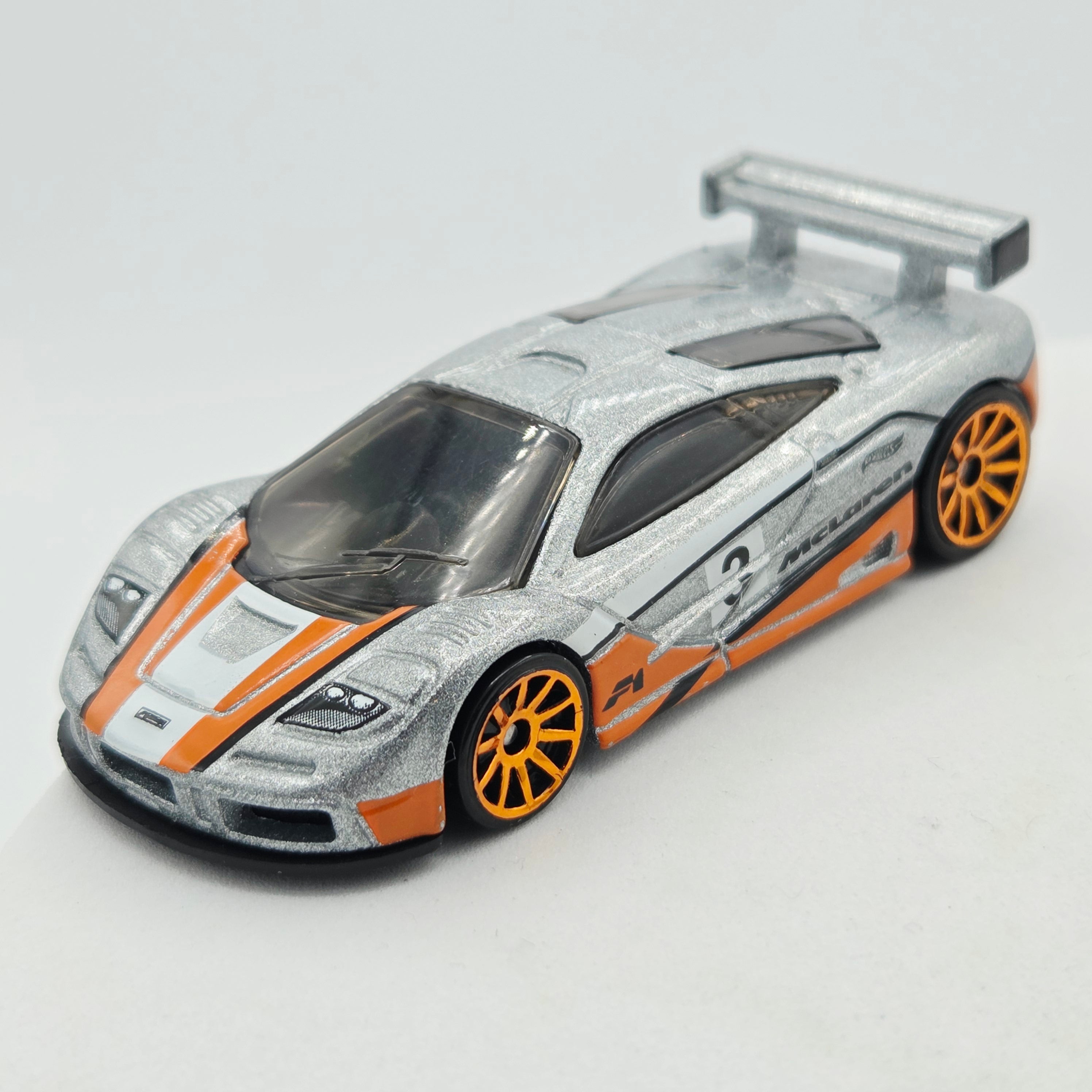 Hot Wheels McLaren F1 GTR (2022 HW Basic - Retro Racers)
