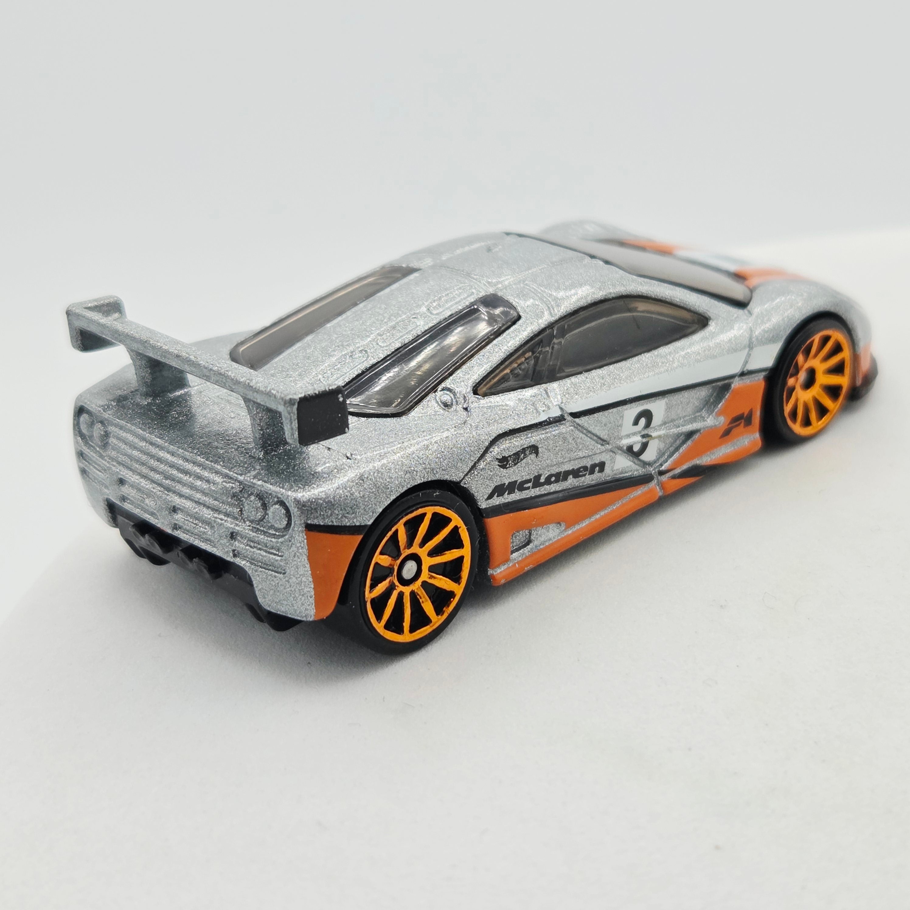 Hot Wheels McLaren F1 GTR (2022 HW Basic - Retro Racers)