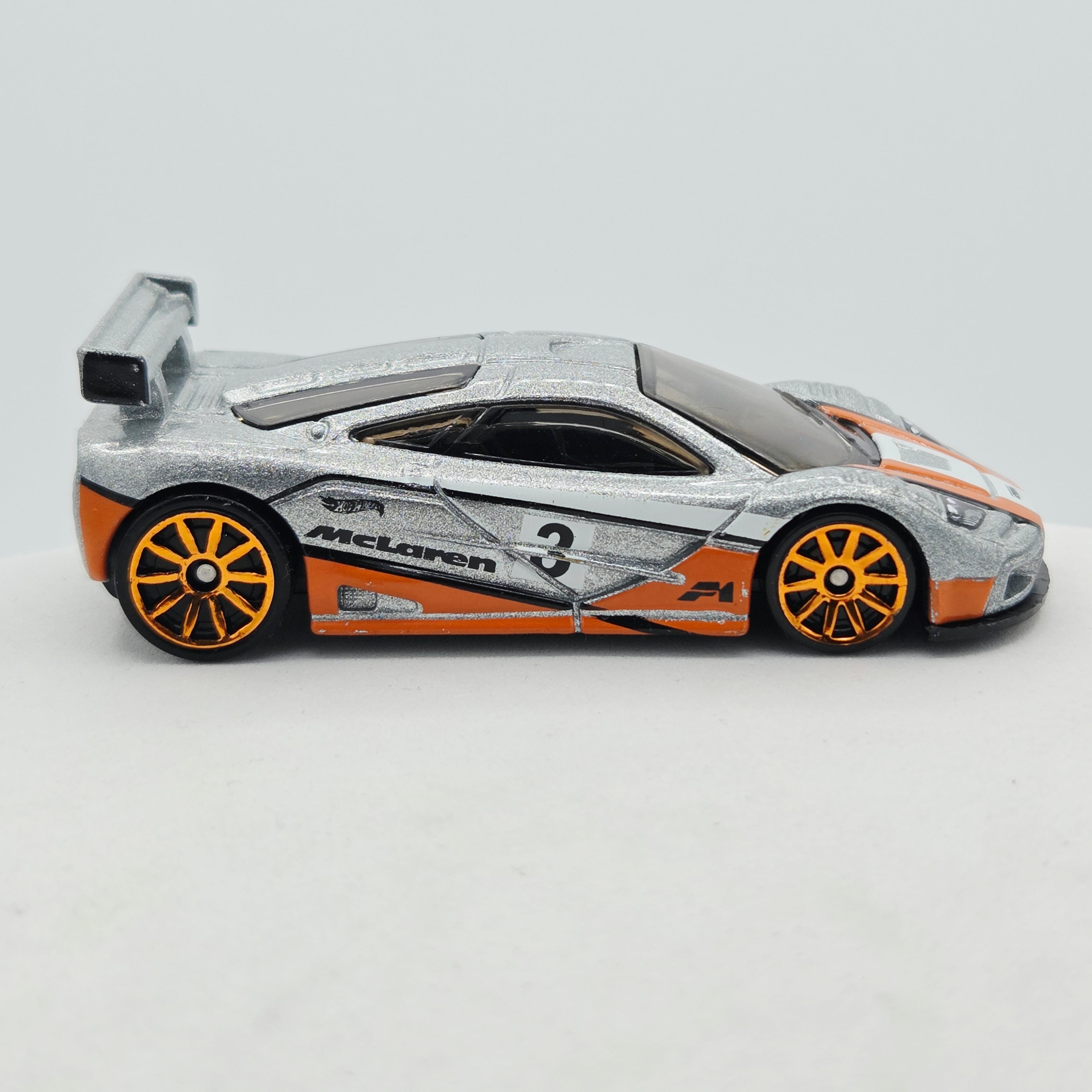 Hot Wheels McLaren F1 GTR (2022 HW Basic - Retro Racers)