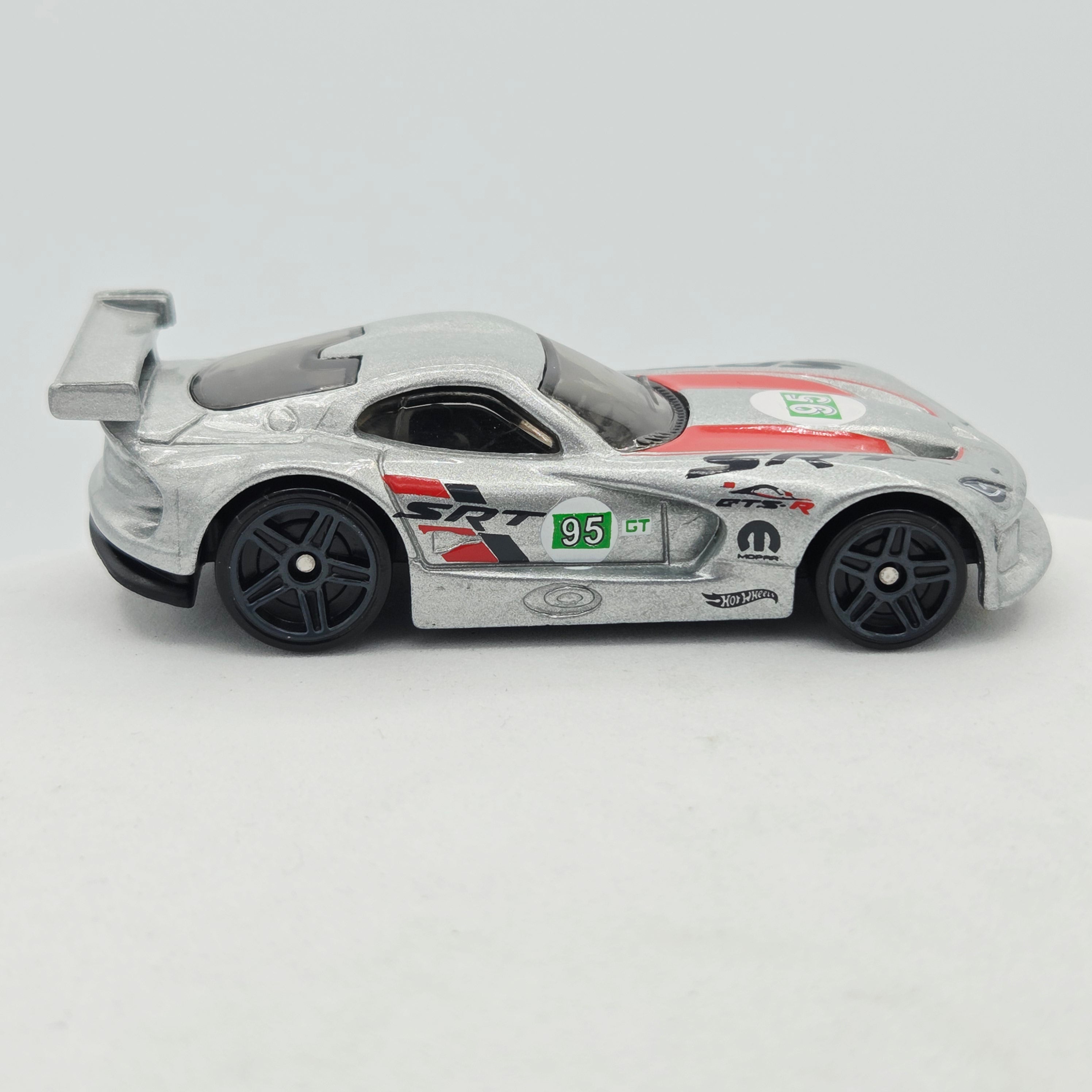 Hot Wheels Dodge SRT Viper GTS-R (2020 HW Basic - Race)