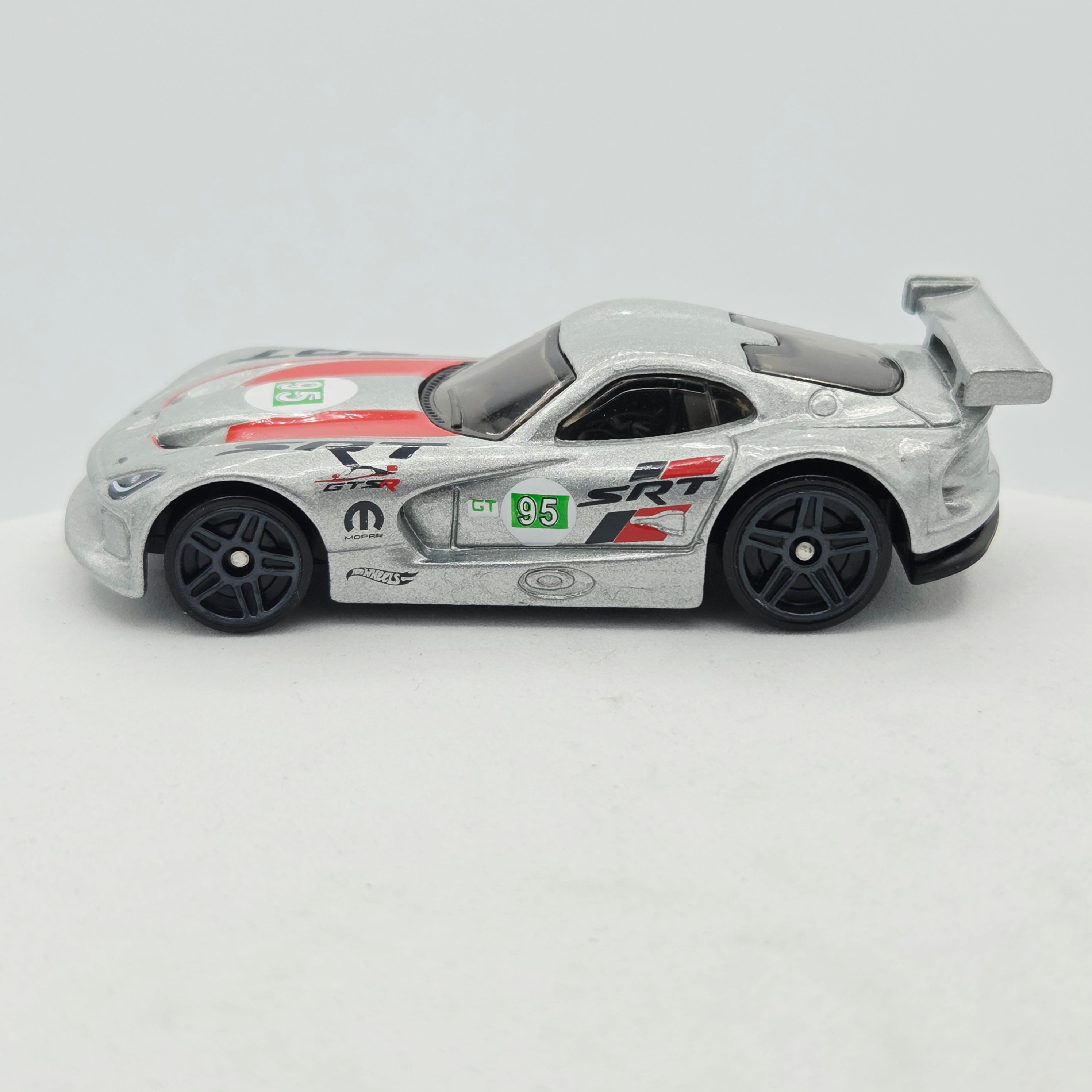 Hot Wheels Dodge SRT Viper GTS-R (2020 HW Basic - Race)