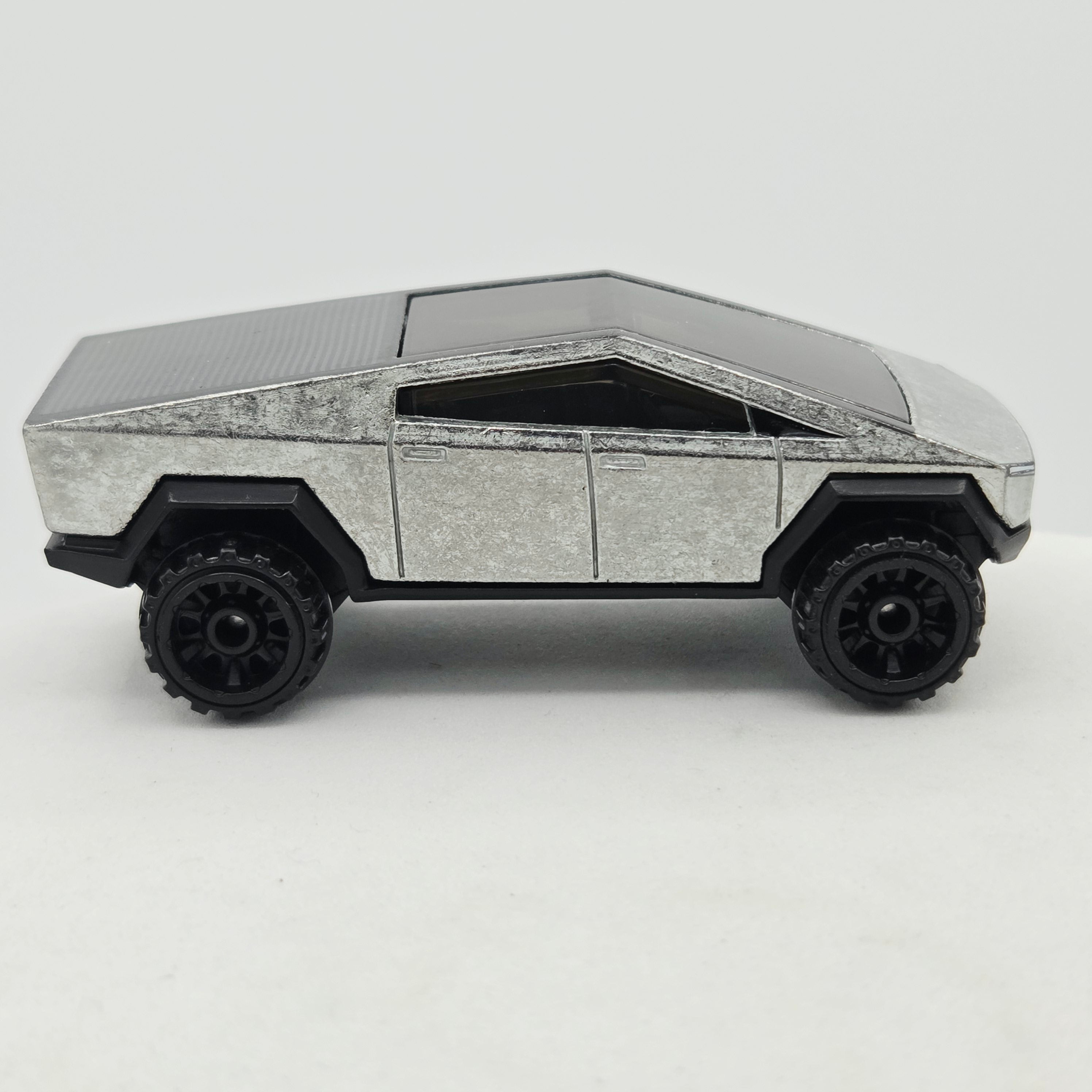 Hot Wheels Tesla Cybertruck (2021 HW Basic - Green Speed)