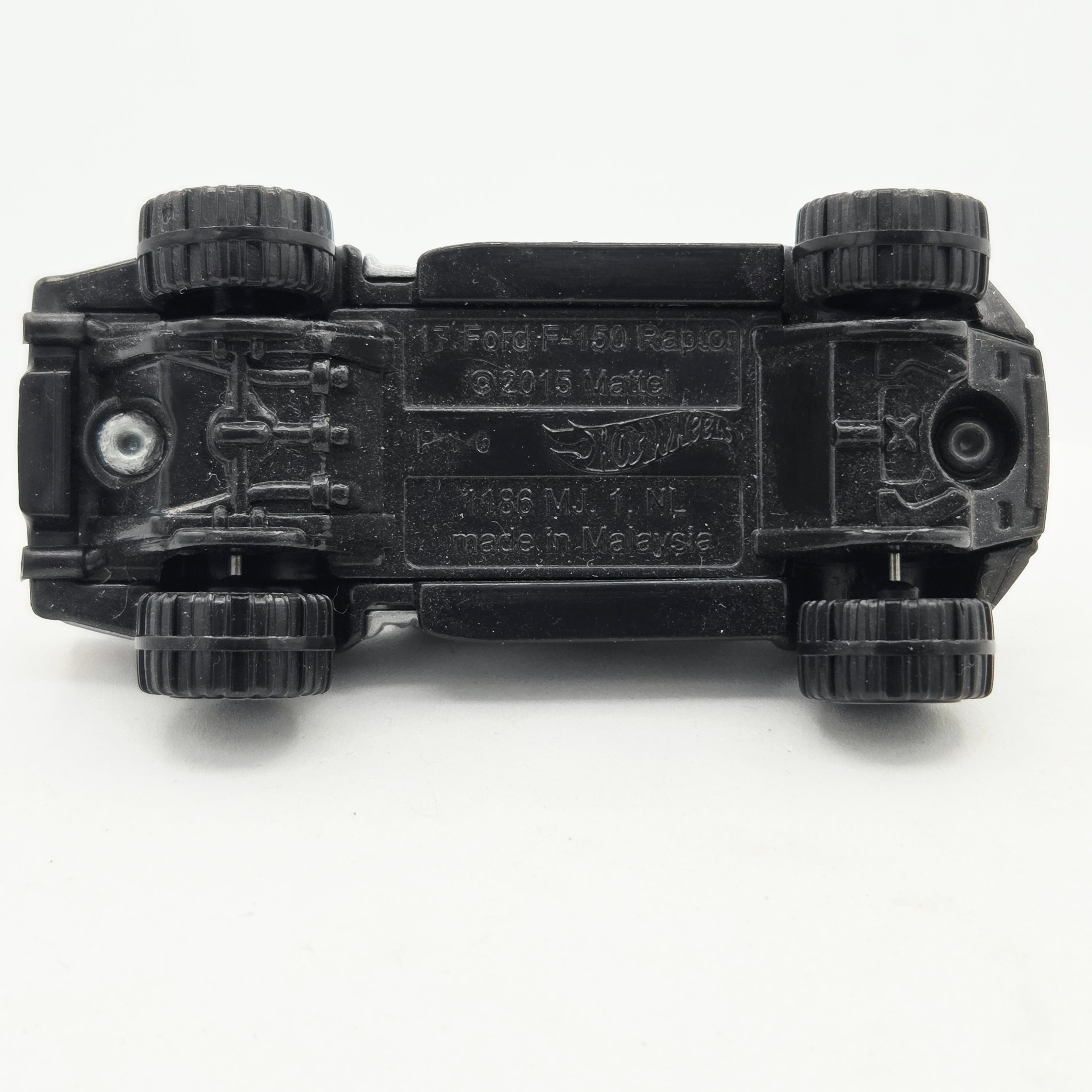 Hot Wheels '17 Ford F-150 Raptor Pickup (2021 HW Basic - Torque)