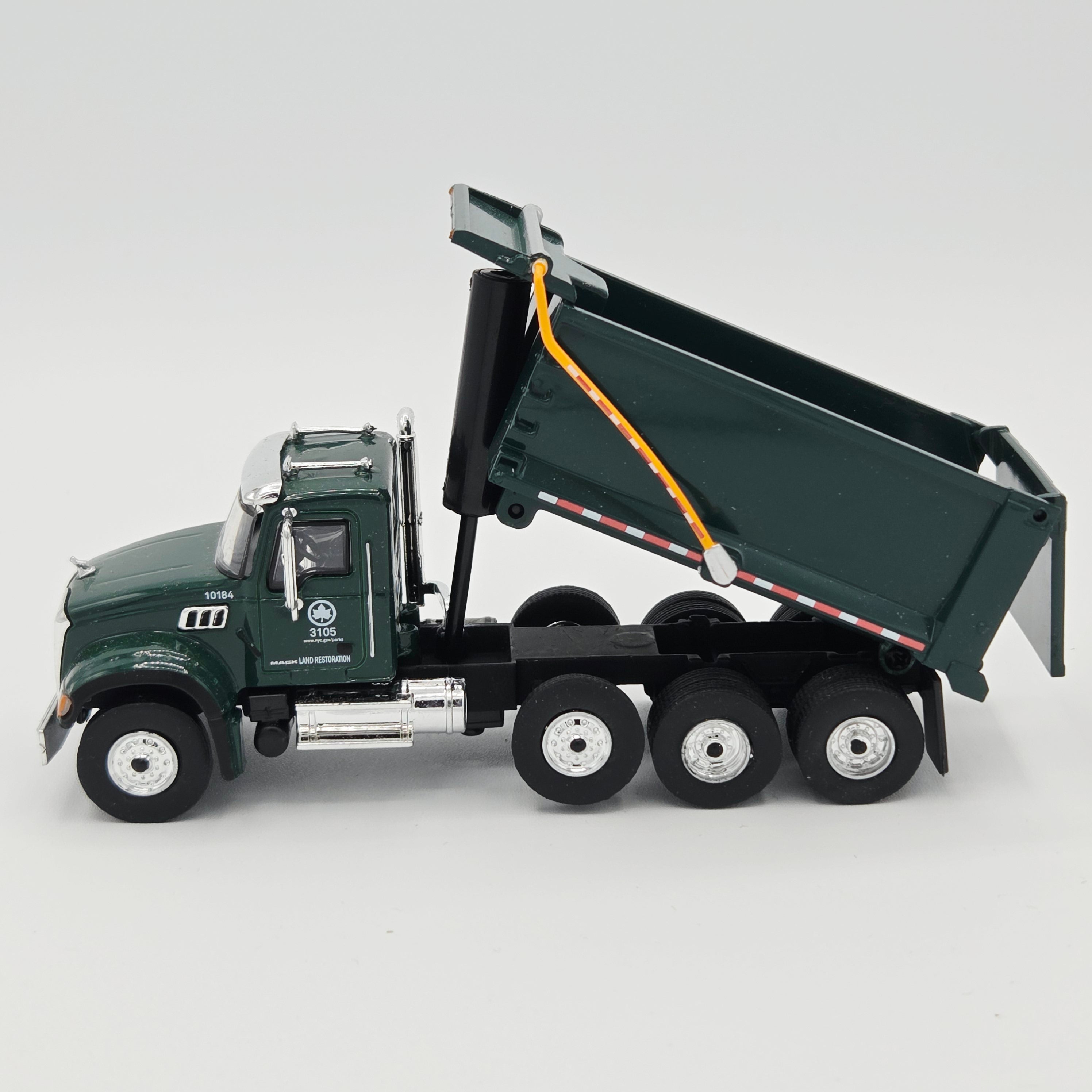 GreenLight '19 Mack Granite Dump Truck "NYC Parks & Recreation" - 1:64, Loose (2024 S.D. Trucks Ser.19)