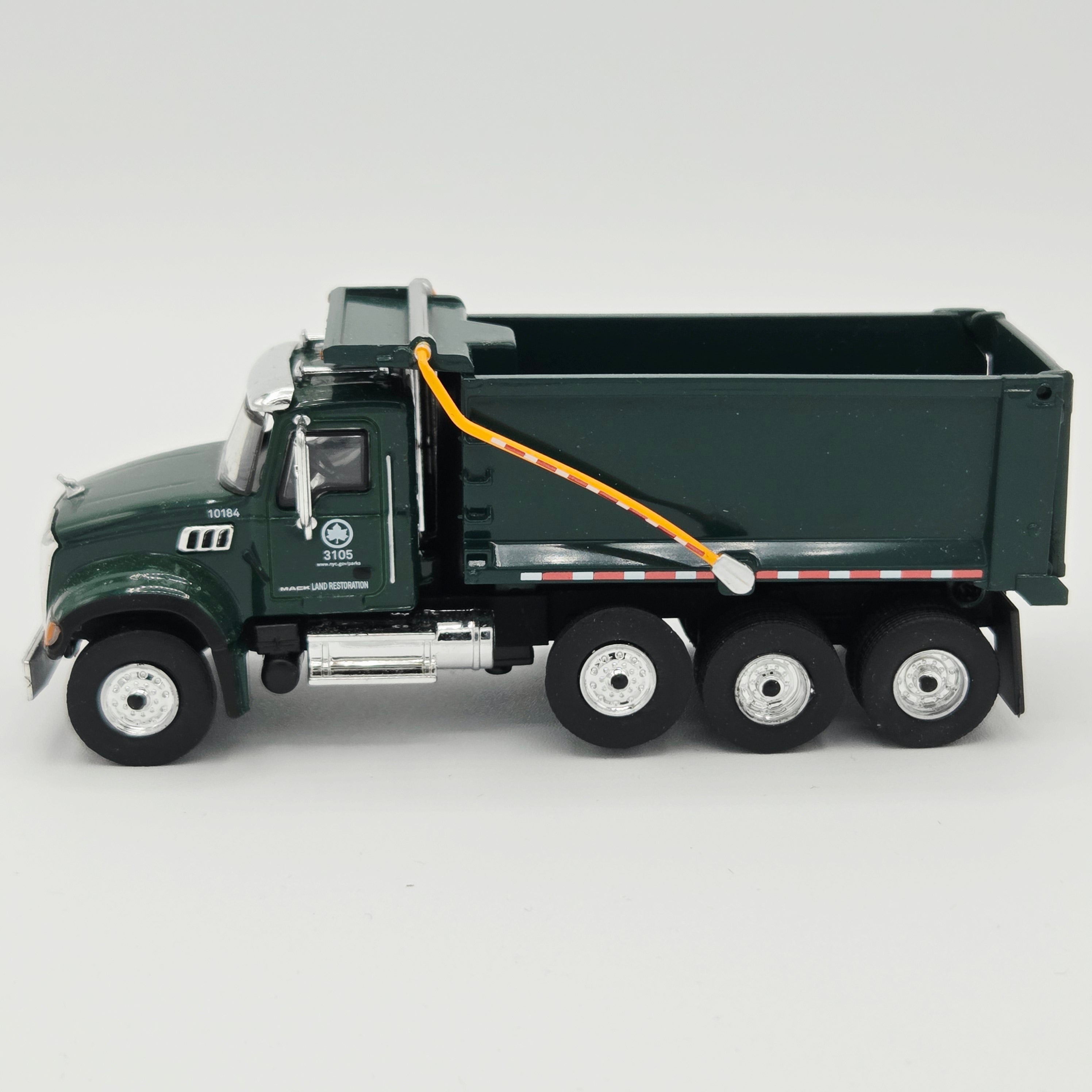 GreenLight '19 Mack Granite Dump Truck "NYC Parks & Recreation" - 1:64, Loose (2024 S.D. Trucks Ser.19)