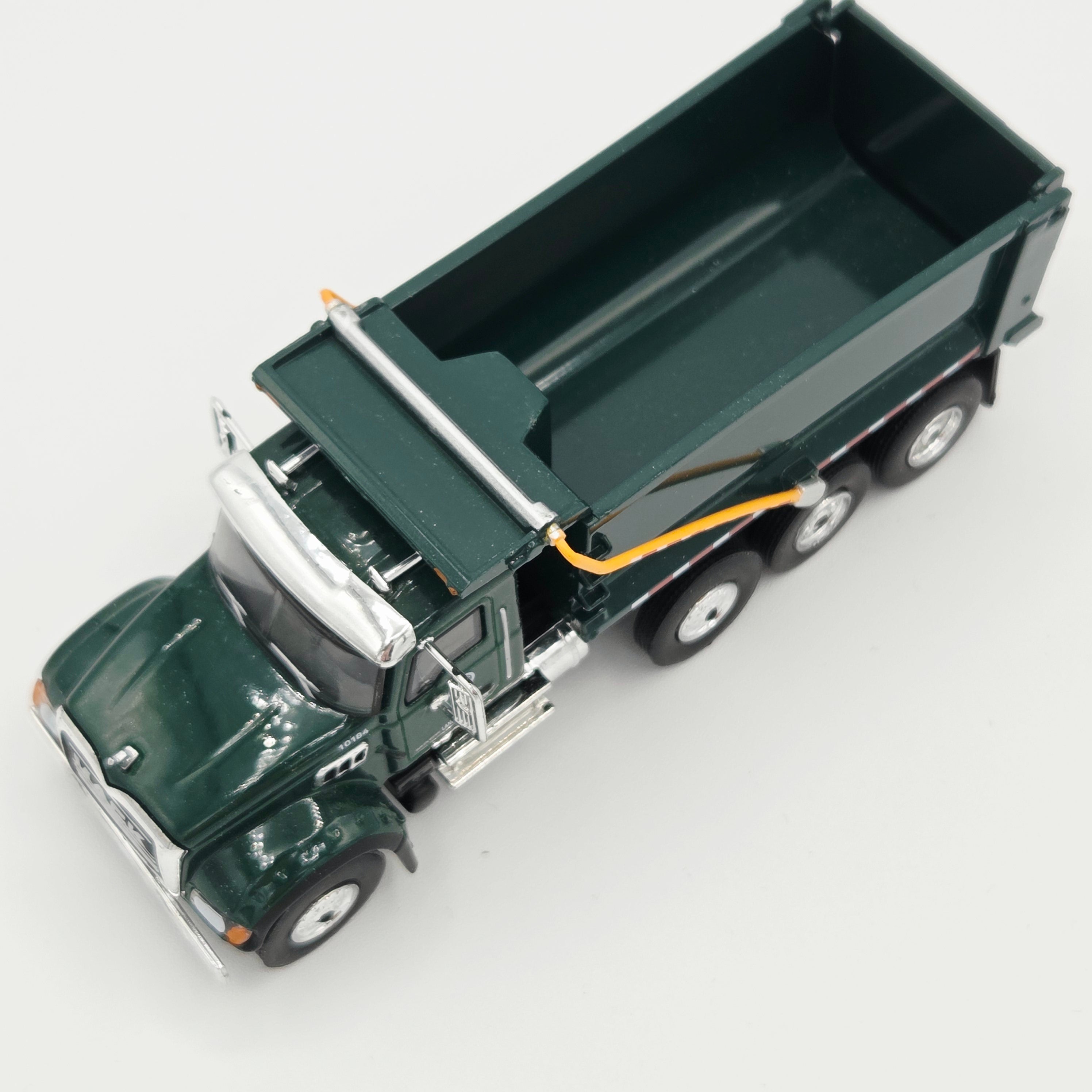 GreenLight '19 Mack Granite Dump Truck "NYC Parks & Recreation" - 1:64, Loose (2024 S.D. Trucks Ser.19)