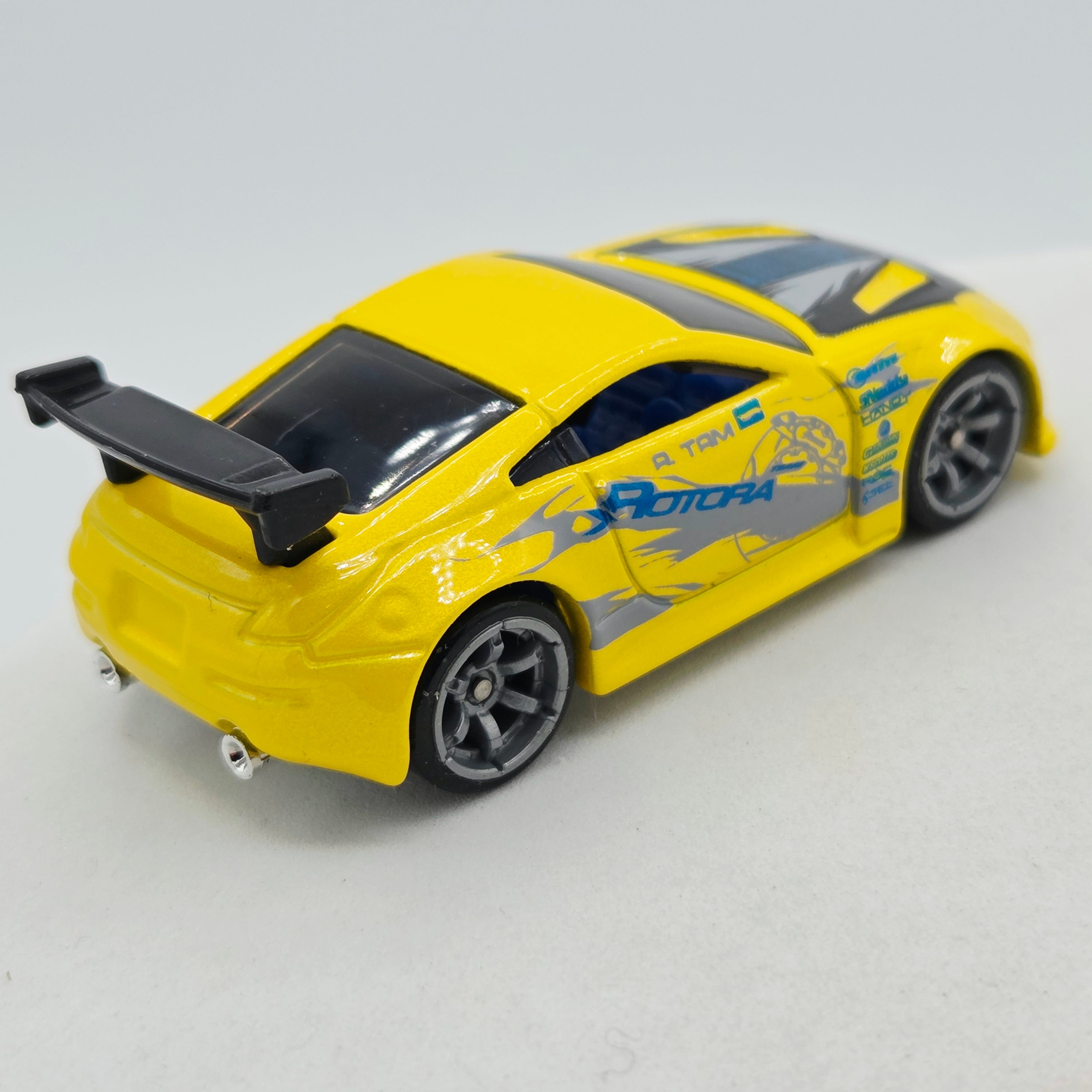 Hot Wheels Nissan 350Z Co-Molded 6 Spoke Wheel Variant (2006 HW Basic - First Editions)