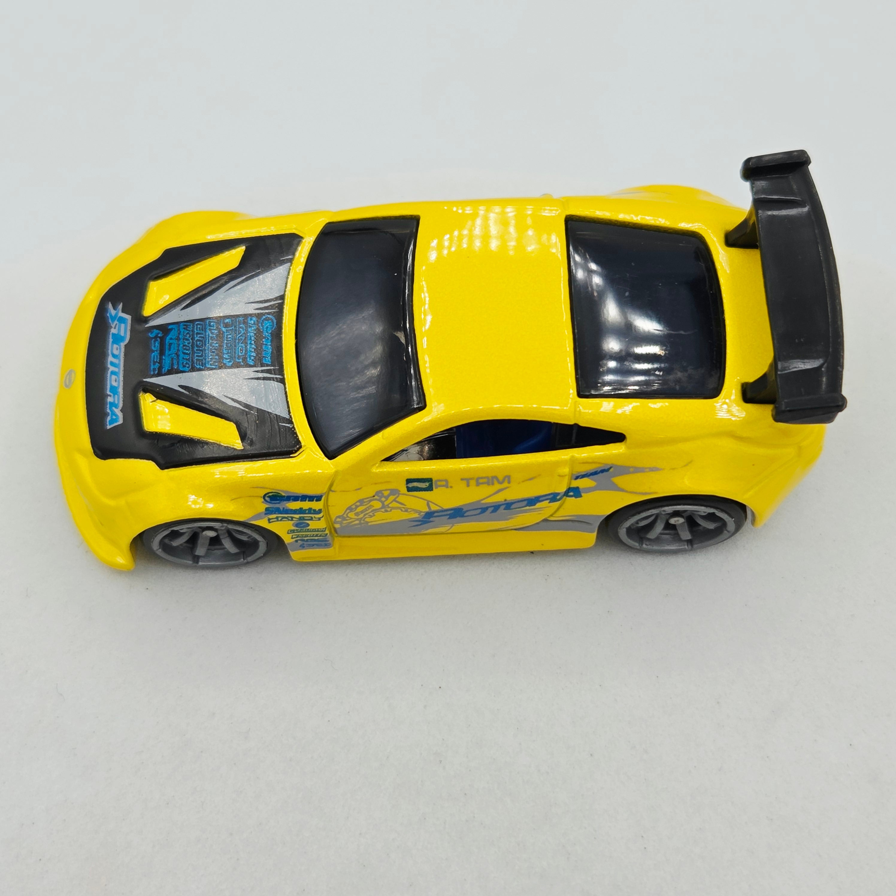 Hot Wheels Nissan 350Z Co-Molded 6 Spoke Wheel Variant (2006 HW Basic - First Editions)