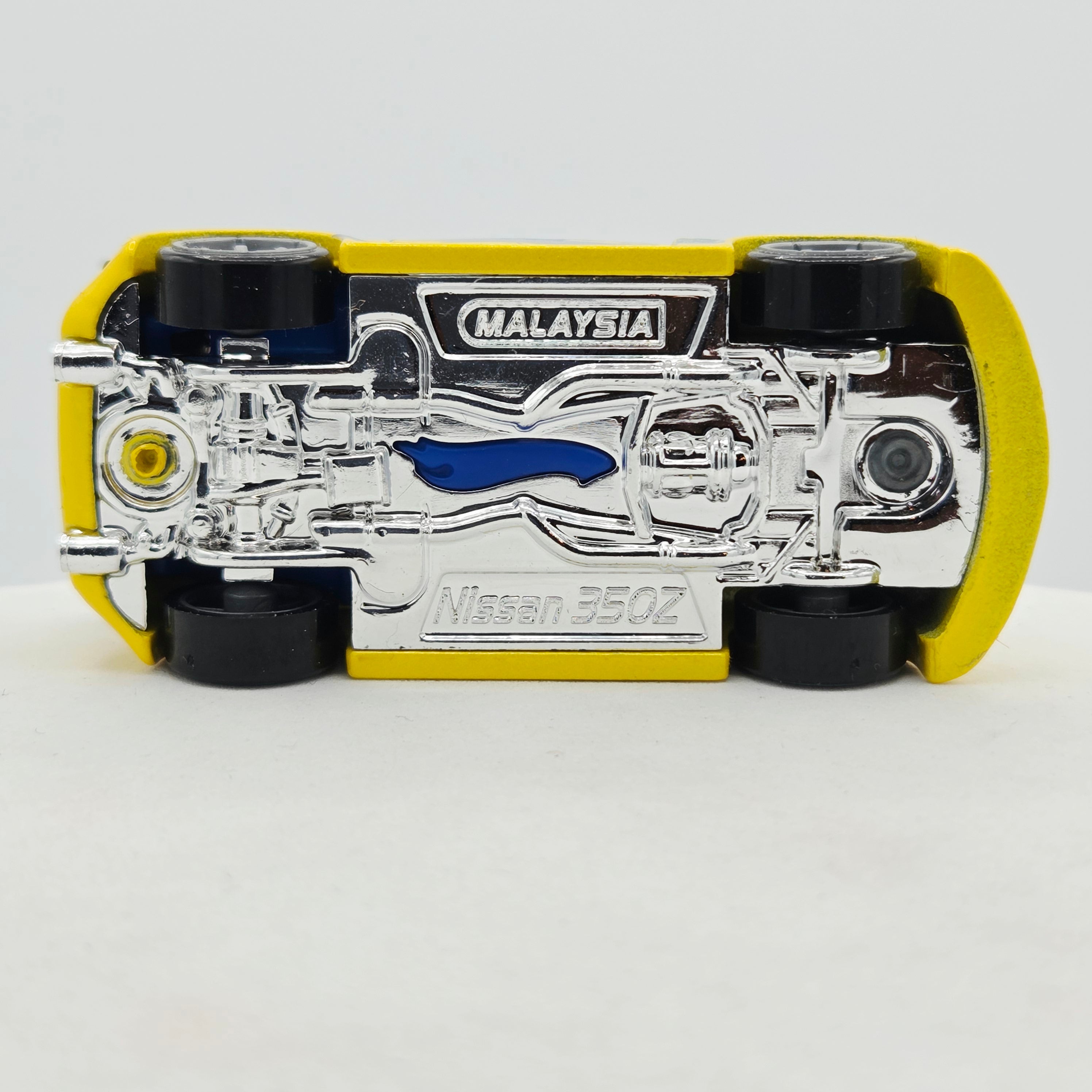 Hot Wheels Nissan 350Z Co-Molded 6 Spoke Wheel Variant (2006 HW Basic - First Editions)