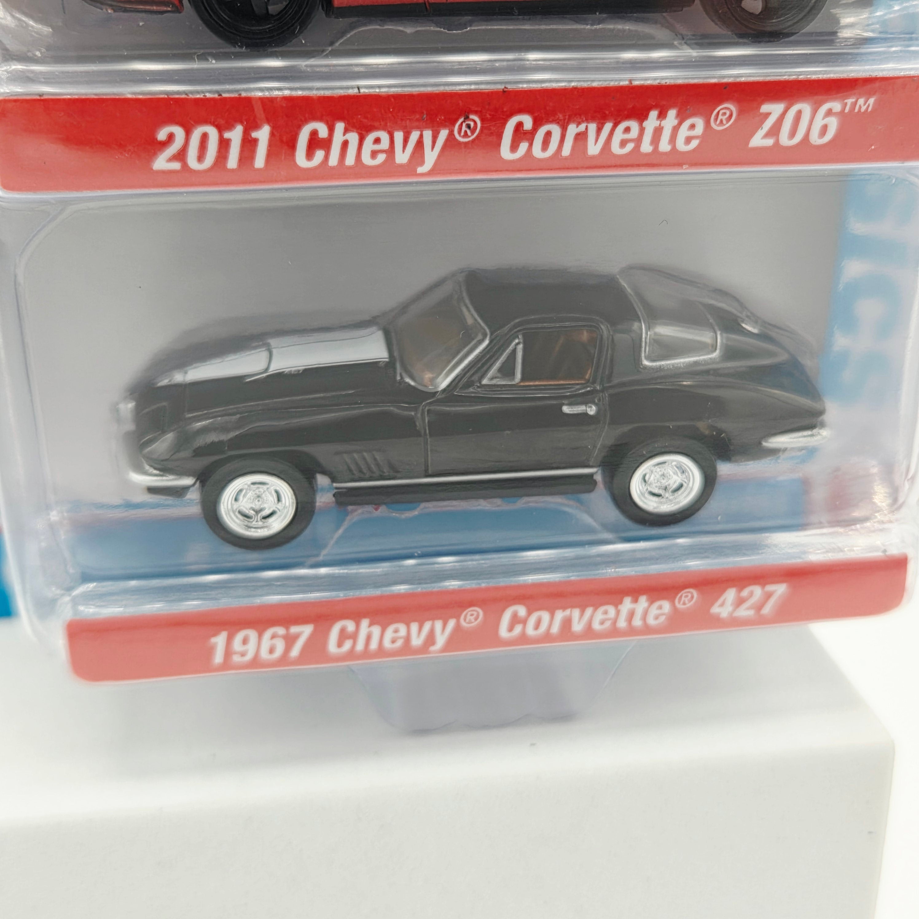 Auto World '11 Chevy Corvette Z06 / '67 Chevy Corvette - 1:64 (2022 Target Exclusive 2-Pack Rel.1 Ver.B) 1 of only 6668