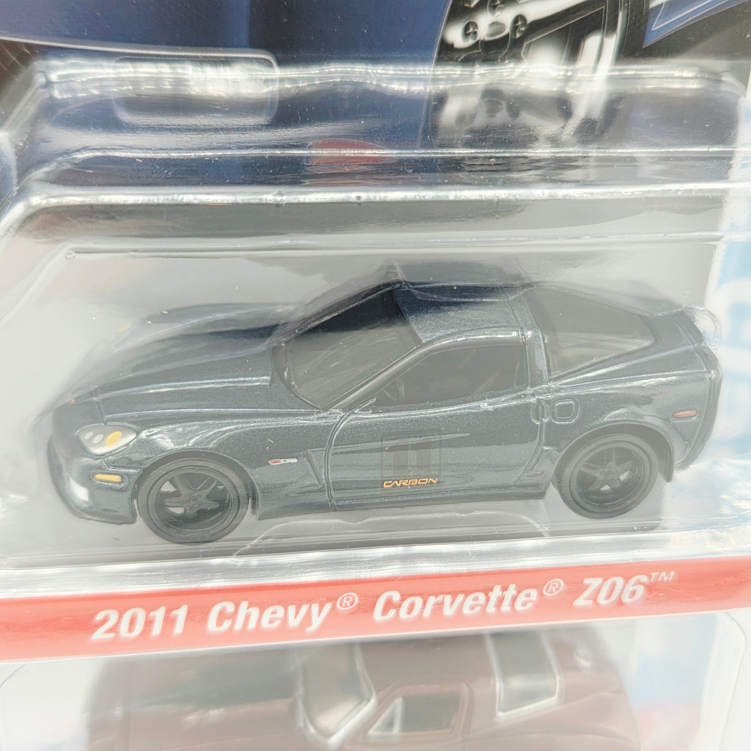 Auto World '11 Chevy Corvette Z06 / '67 Chevy Corvette - 1:64 (2022 Target Exclusive 2-Pack Rel.1 Ver.A) 1 of only 6668