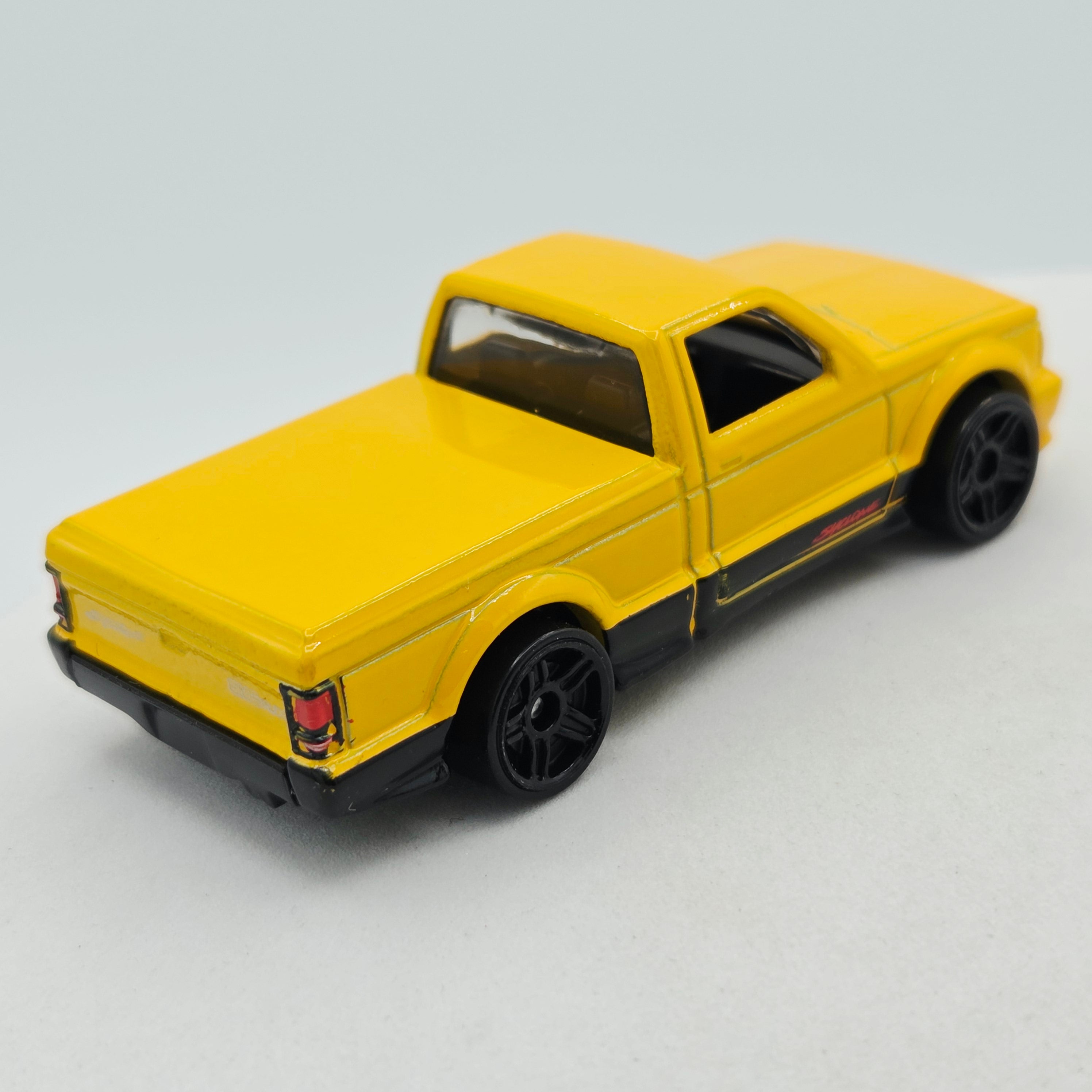 Hot Wheels '91 GMC Syclone Pickup - loose (2021 HW Basic - Kroger Exclusive)