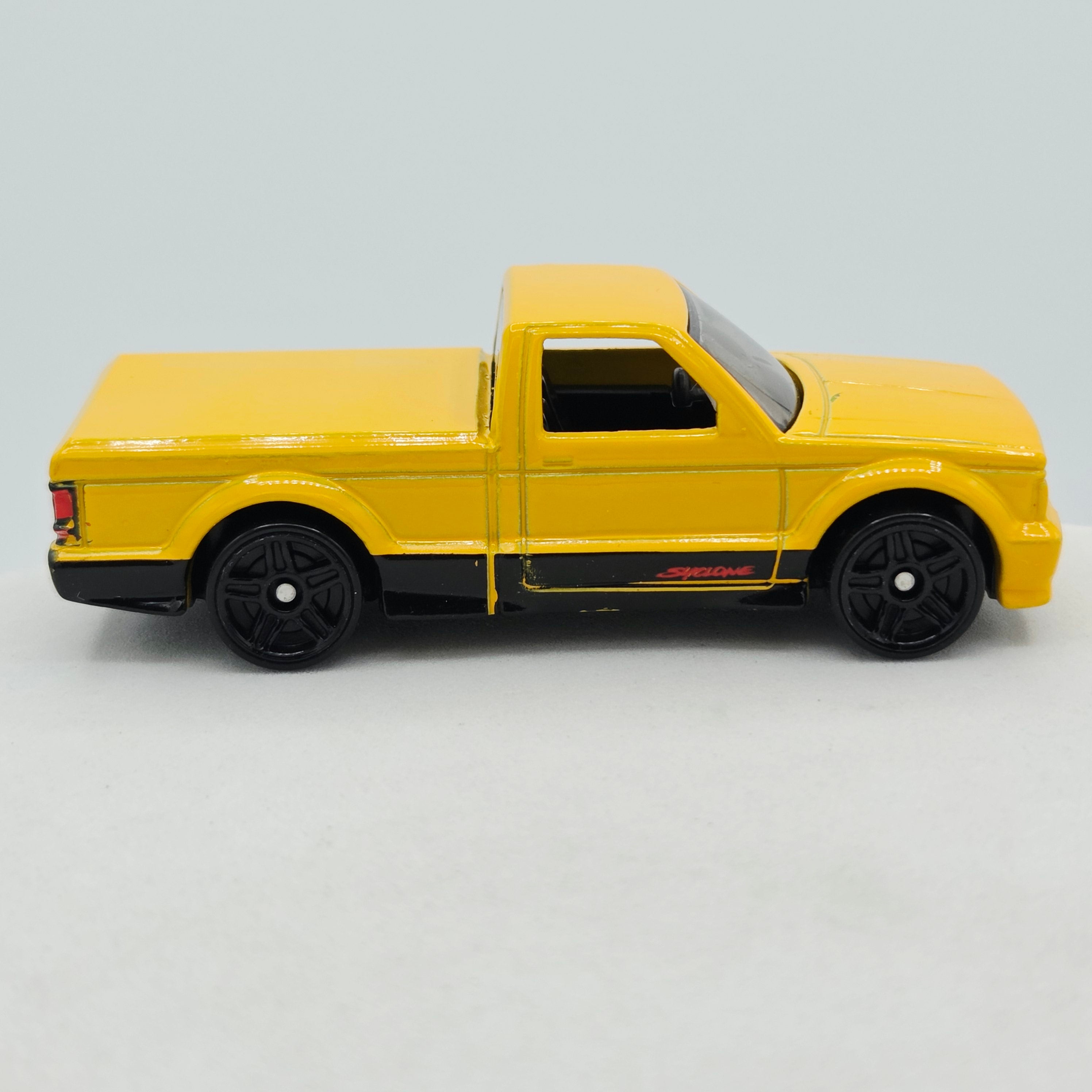 Hot Wheels '91 GMC Syclone Pickup - loose (2021 HW Basic - Kroger Exclusive)
