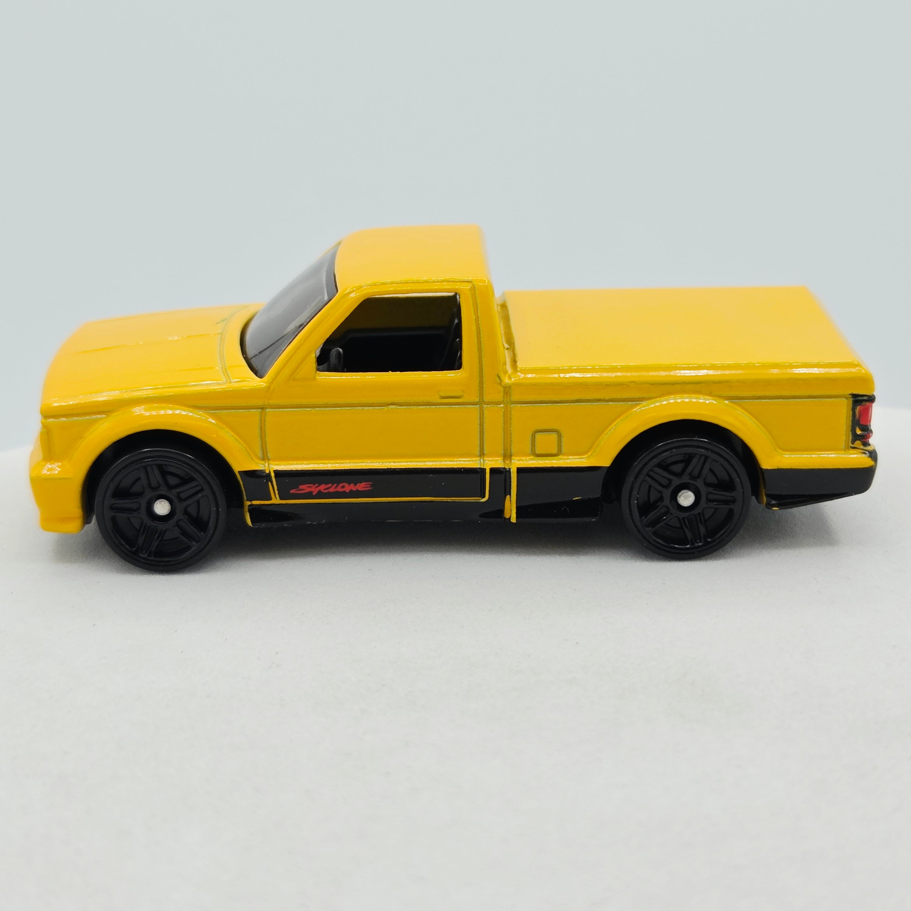 Hot Wheels '91 GMC Syclone Pickup - loose (2021 HW Basic - Kroger Exclusive)