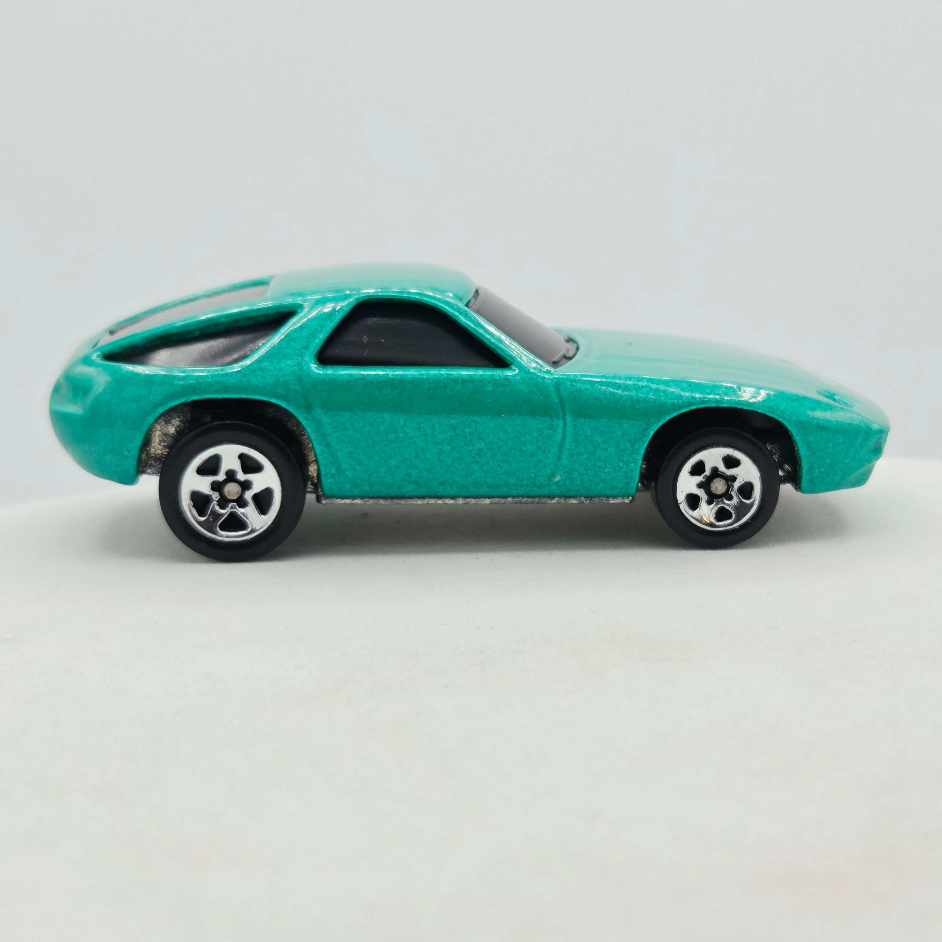 Hot Wheels Porsche P-928 *5SP Wheel Variant* (1996 HW Porsche 5 Pack - Multipack Exclusive)