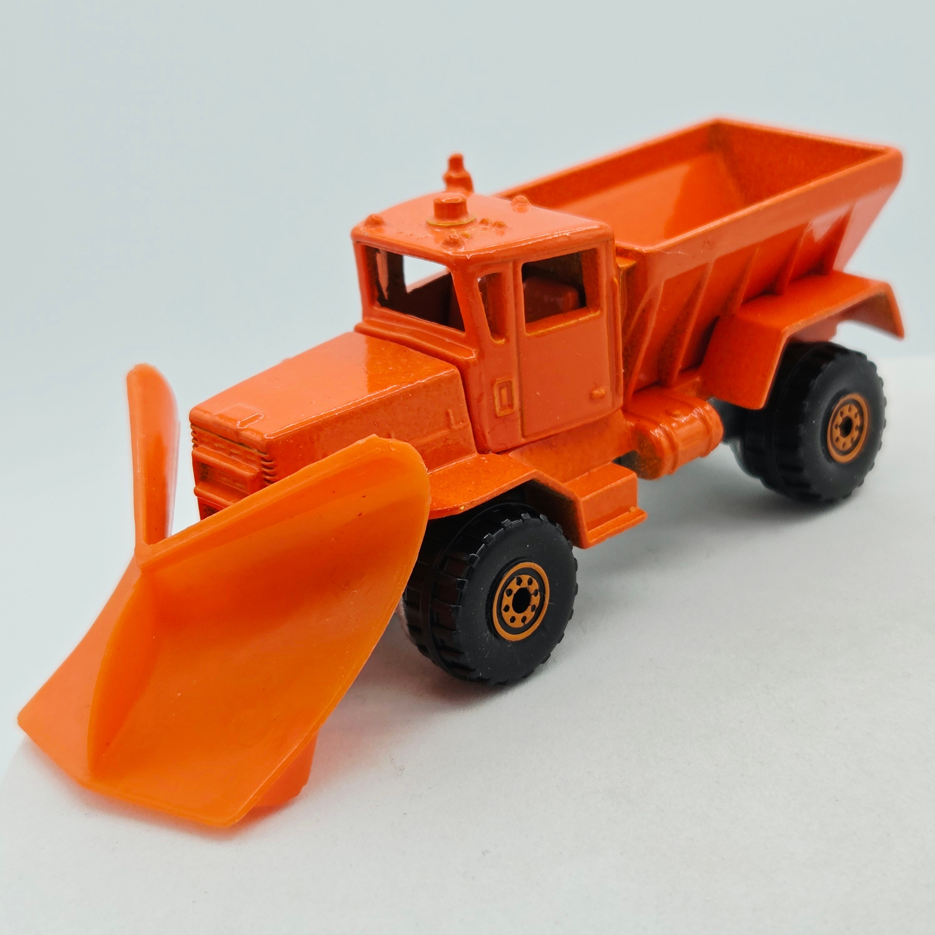 Hot Wheels Oshkosh Snow Plow Truck #201 - Metal Cab, Malaysia Base (1984-1990 HW Basic / Mainline)