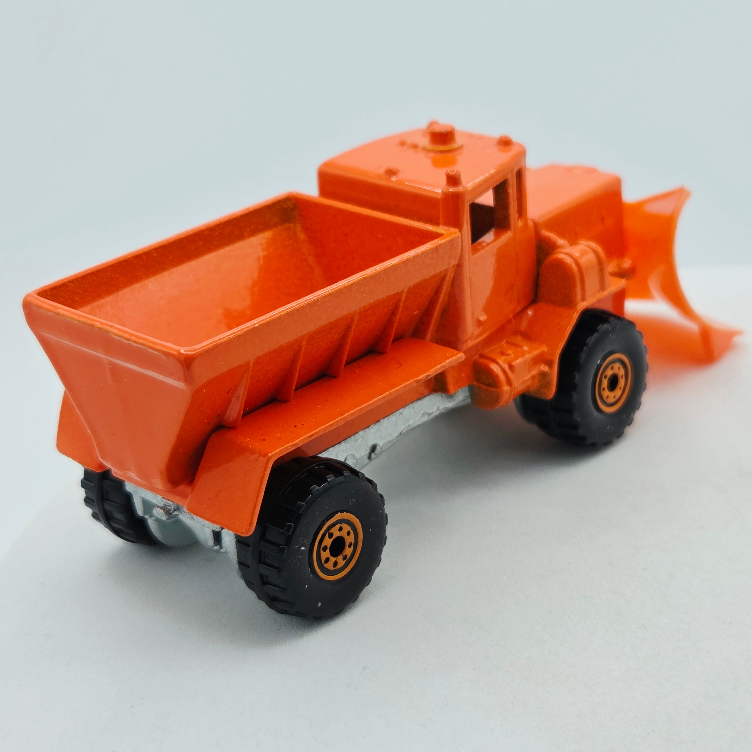 Hot Wheels Oshkosh Snow Plow Truck #201 - Metal Cab, Malaysia Base (1984-1990 HW Basic / Mainline)