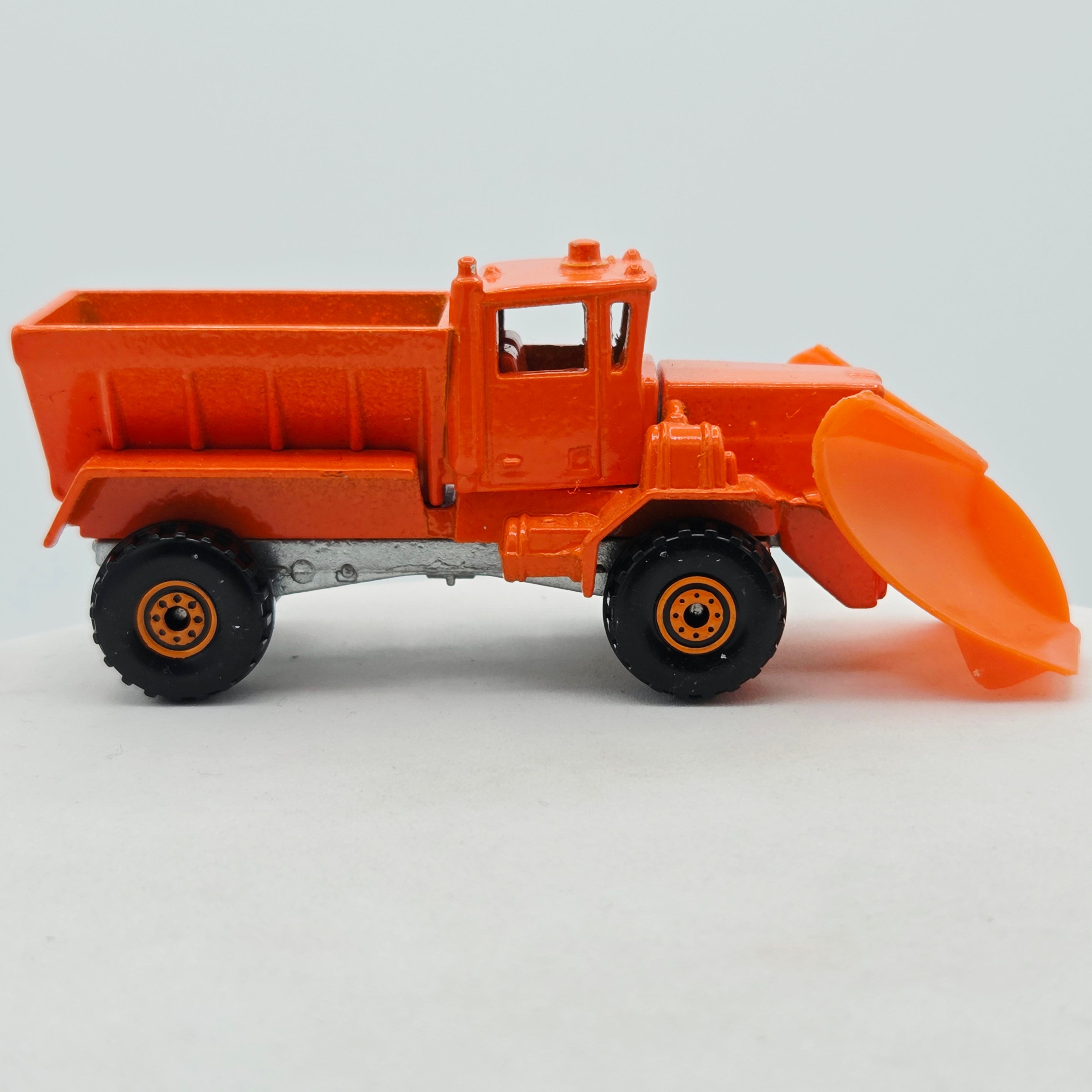 Hot Wheels Oshkosh Snow Plow Truck #201 - Metal Cab, Malaysia Base (1984-1990 HW Basic / Mainline)