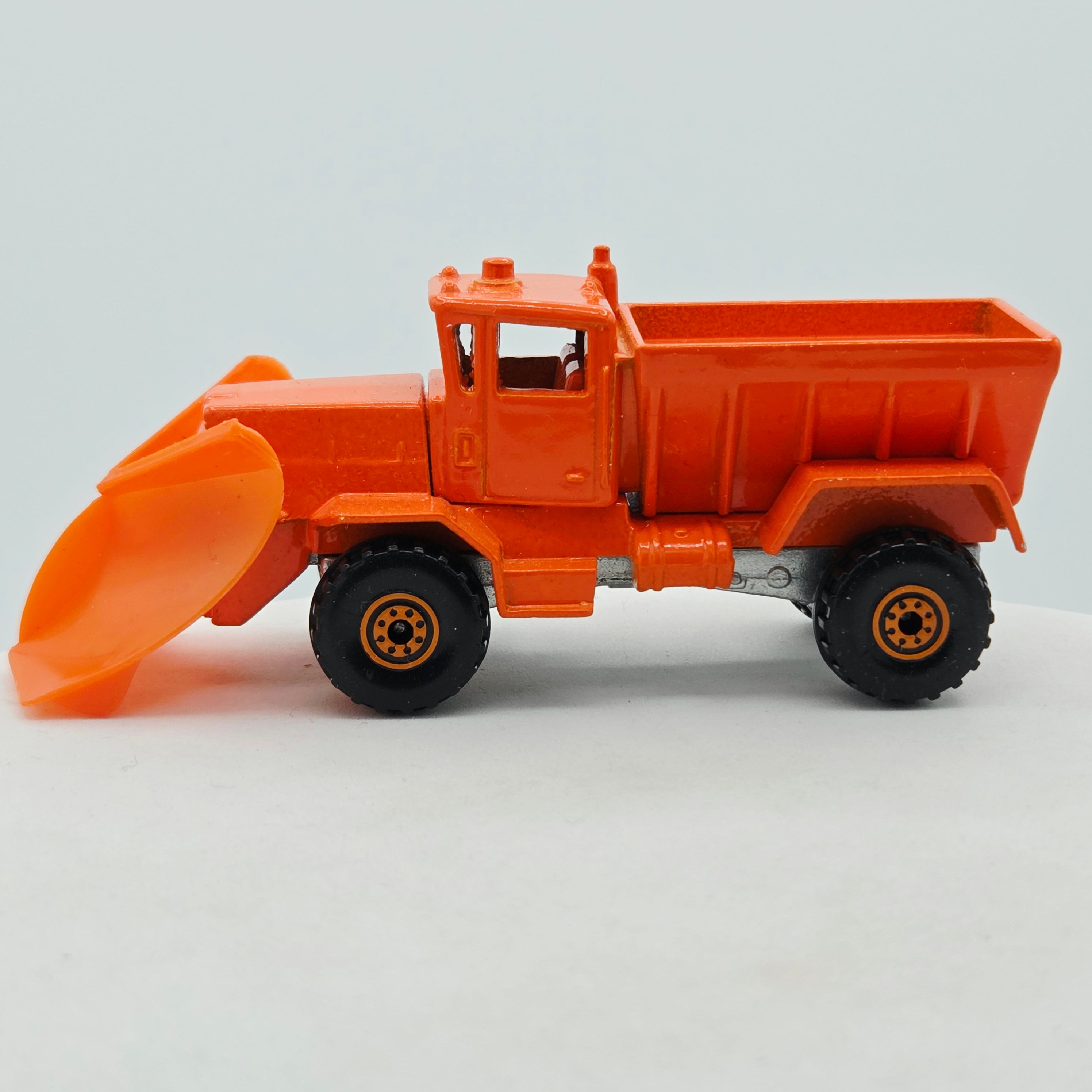 Hot Wheels Oshkosh Snow Plow Truck #201 - Metal Cab, Malaysia Base (1984-1990 HW Basic / Mainline)