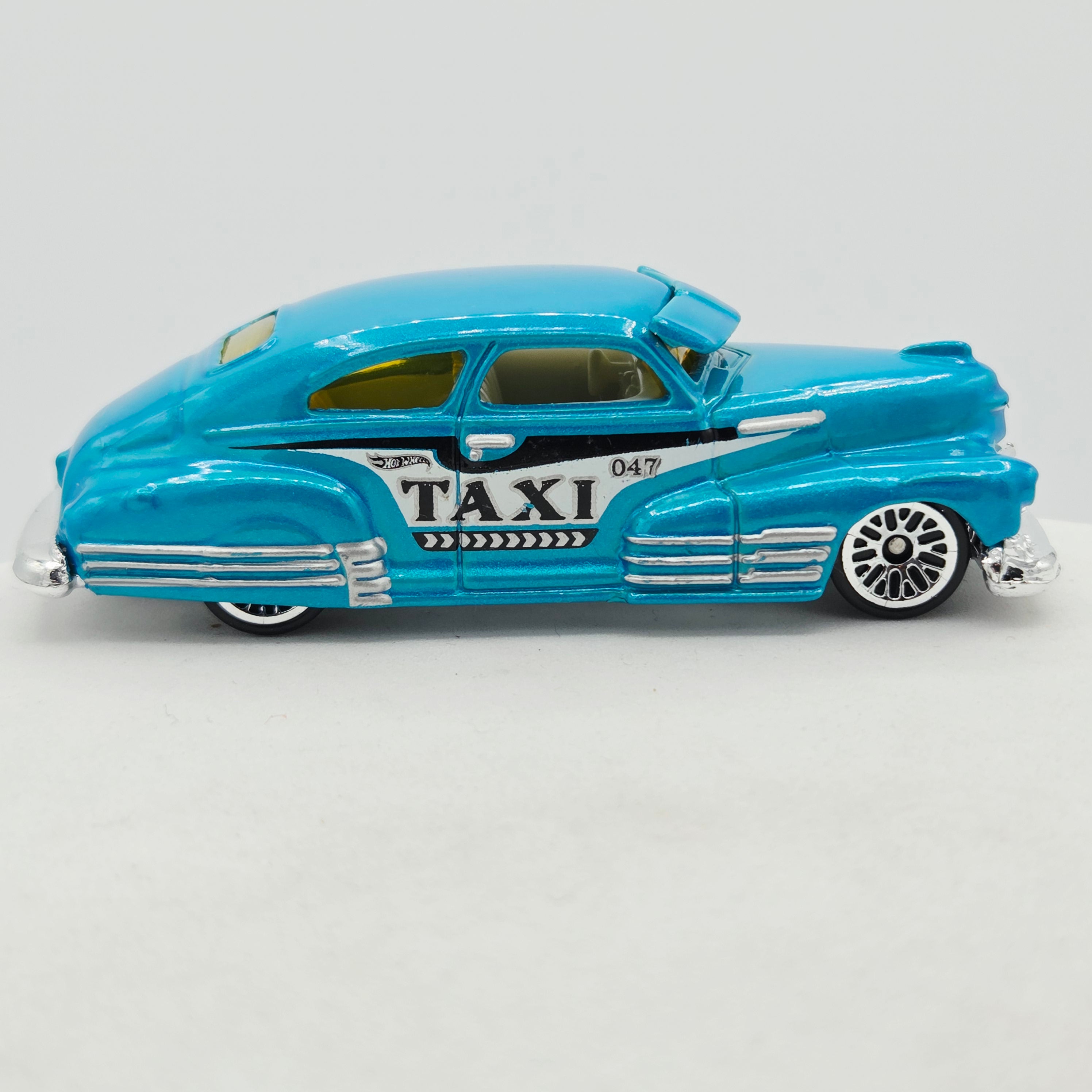 Hot Wheels '47 Chevy Fleetline "Taxi" - Blue (2012 HW Basic - City Works)