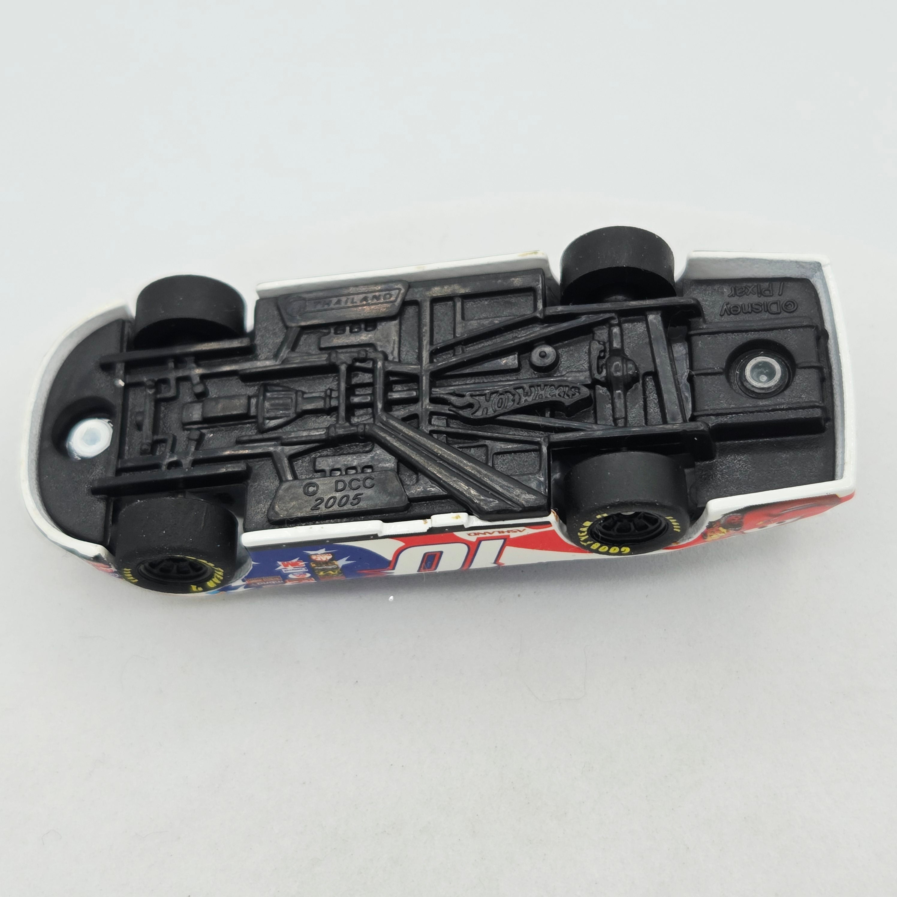 Hot Wheels Dodge Stock Car #10 Scott Riggs "Valvoline" (2005 Disney Cars - Special Edition)