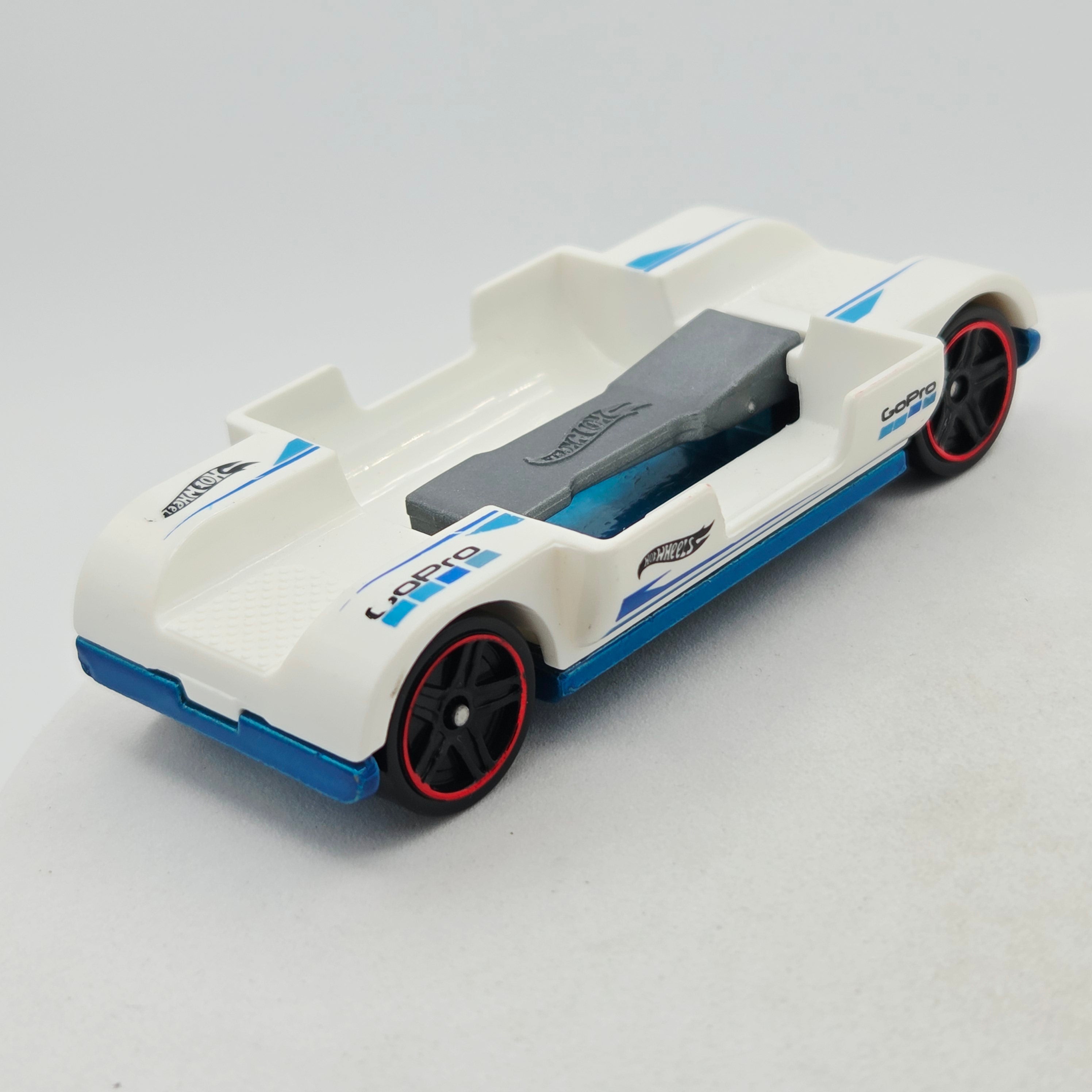 Hot Wheels Zoom In - GoPro Track Car (2017 HW Basic - Experimotors)