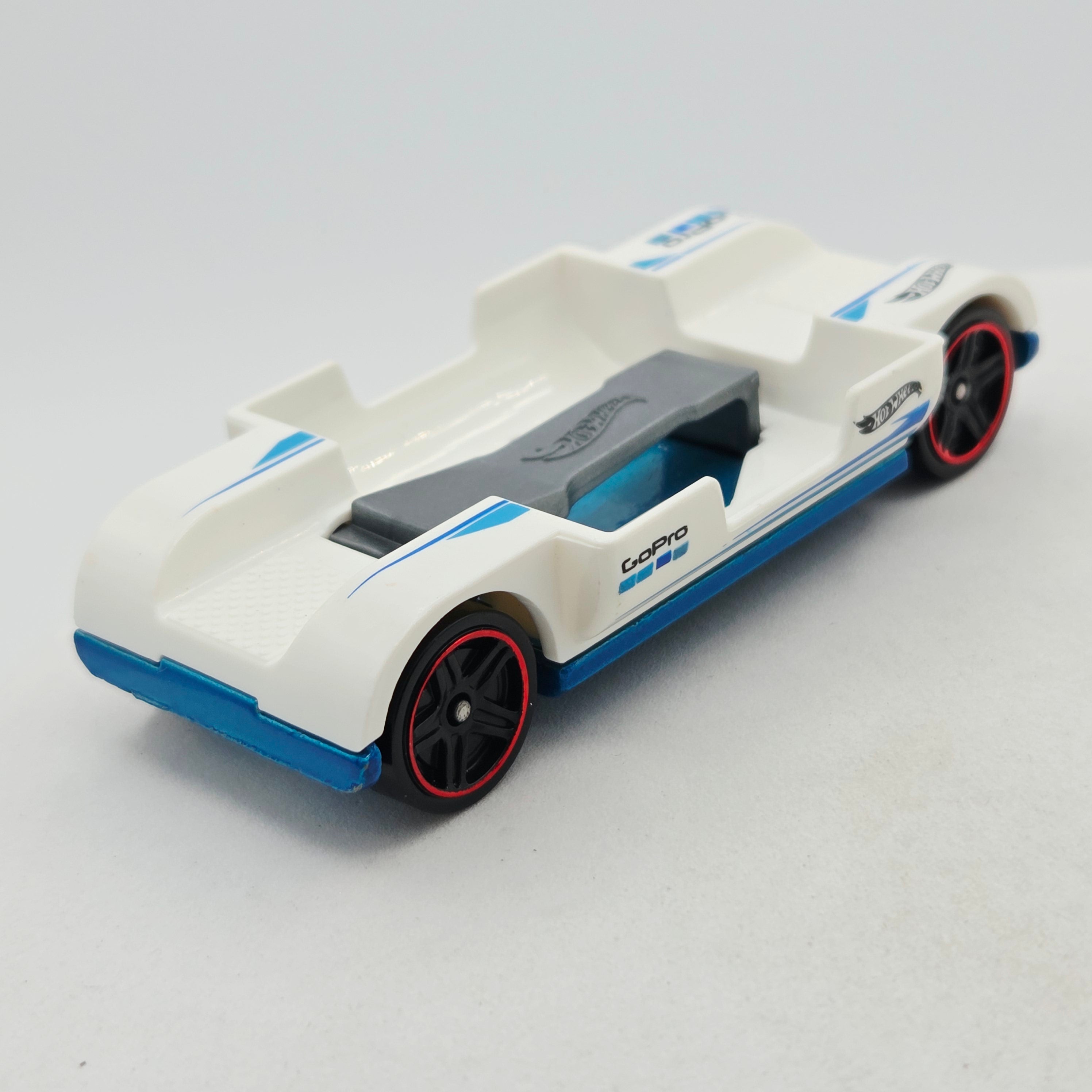 Hot Wheels Zoom In - GoPro Track Car (2017 HW Basic - Experimotors)
