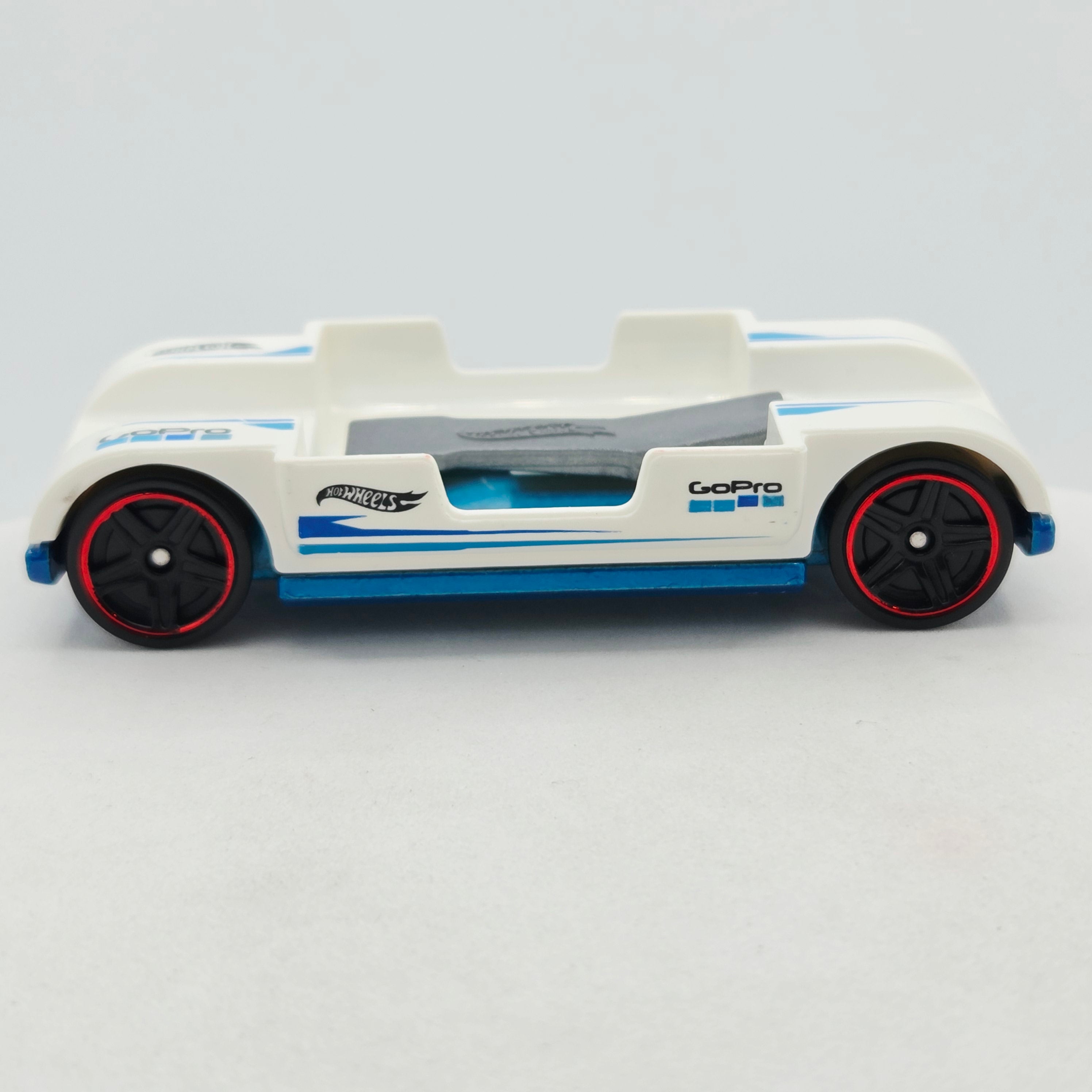 Hot Wheels Zoom In - GoPro Track Car (2017 HW Basic - Experimotors)