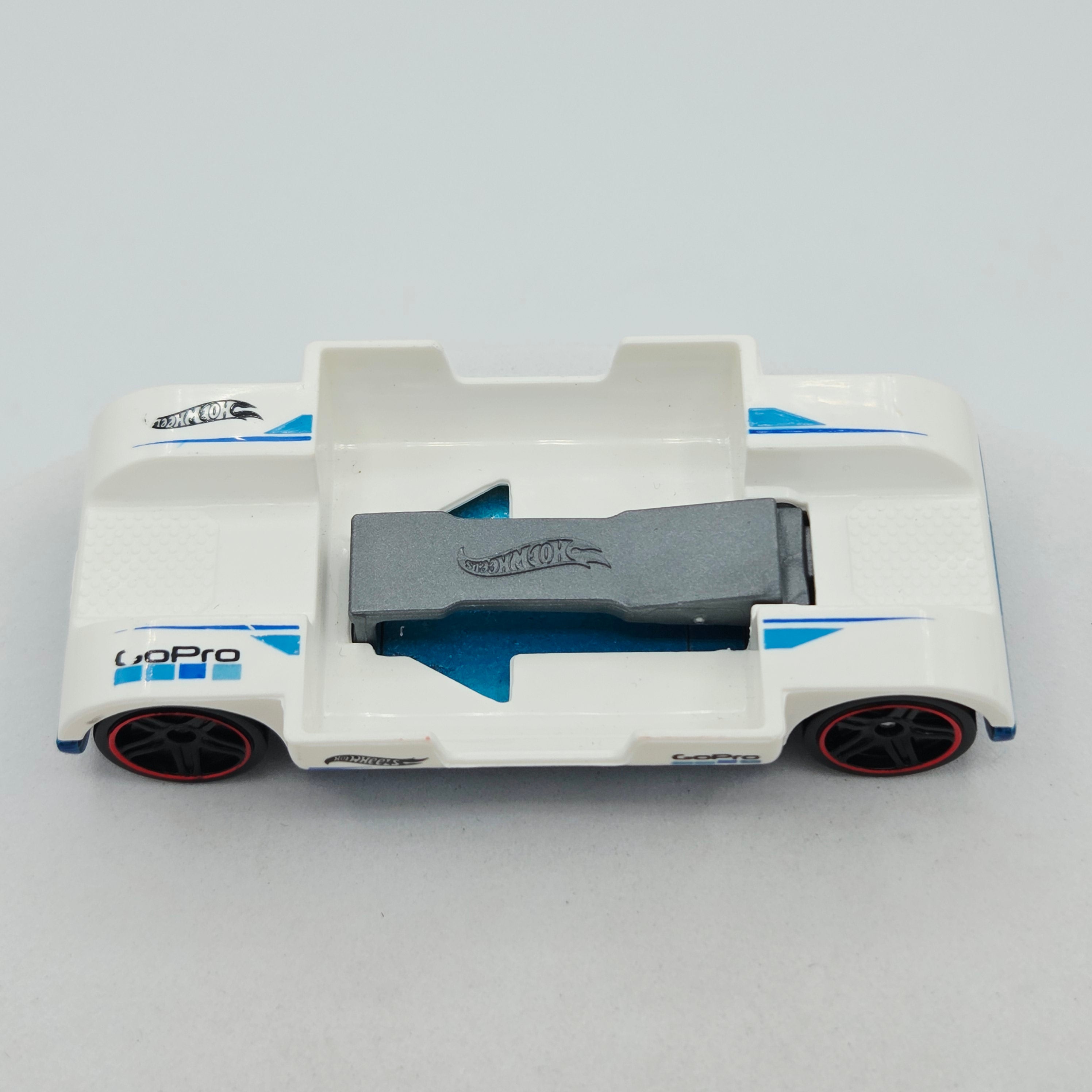 Hot Wheels Zoom In - GoPro Track Car (2017 HW Basic - Experimotors)