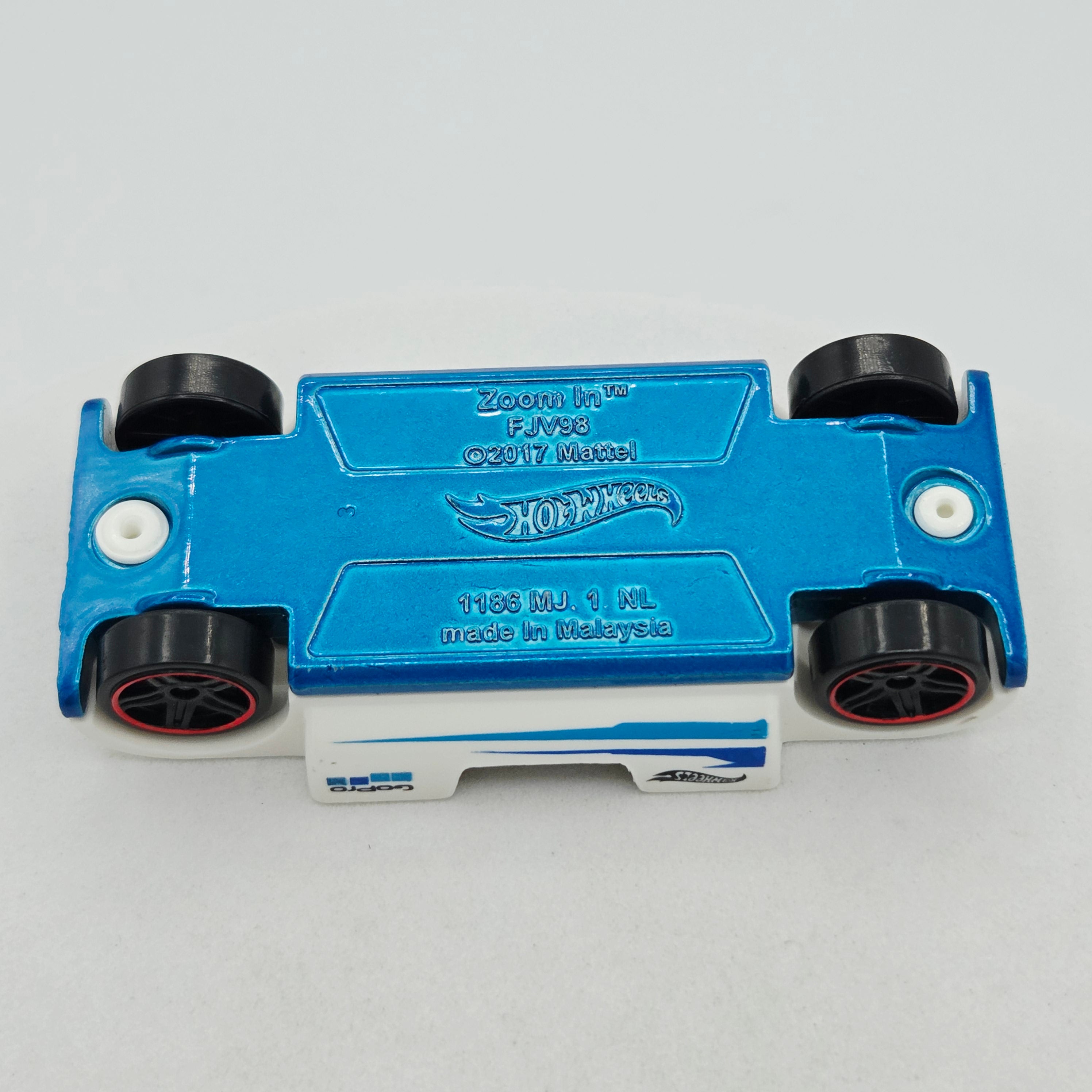 Hot Wheels Zoom In - GoPro Track Car (2017 HW Basic - Experimotors)