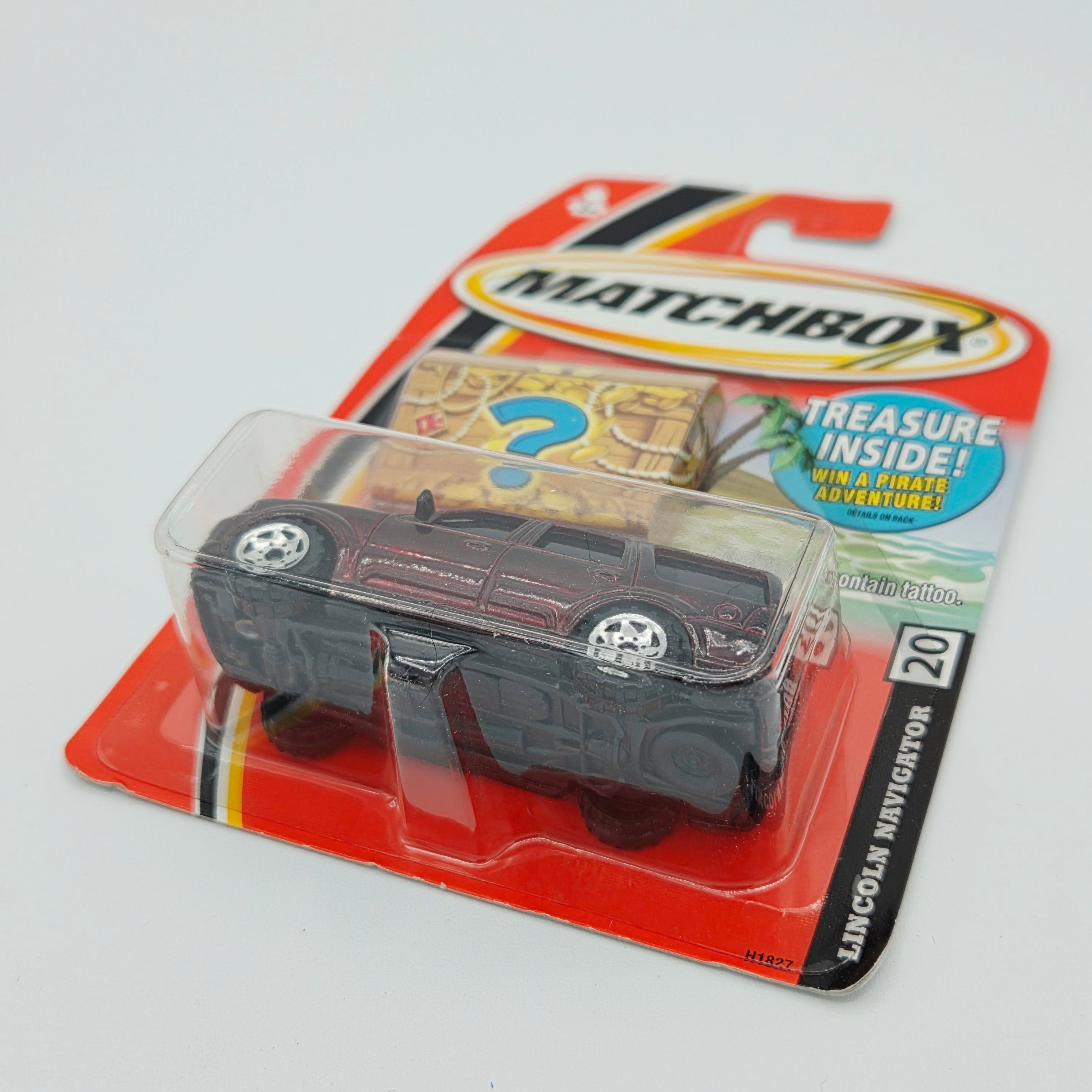 Matchbox Lincoln Navigator (2005 MBX Basic - Buried Treasure)