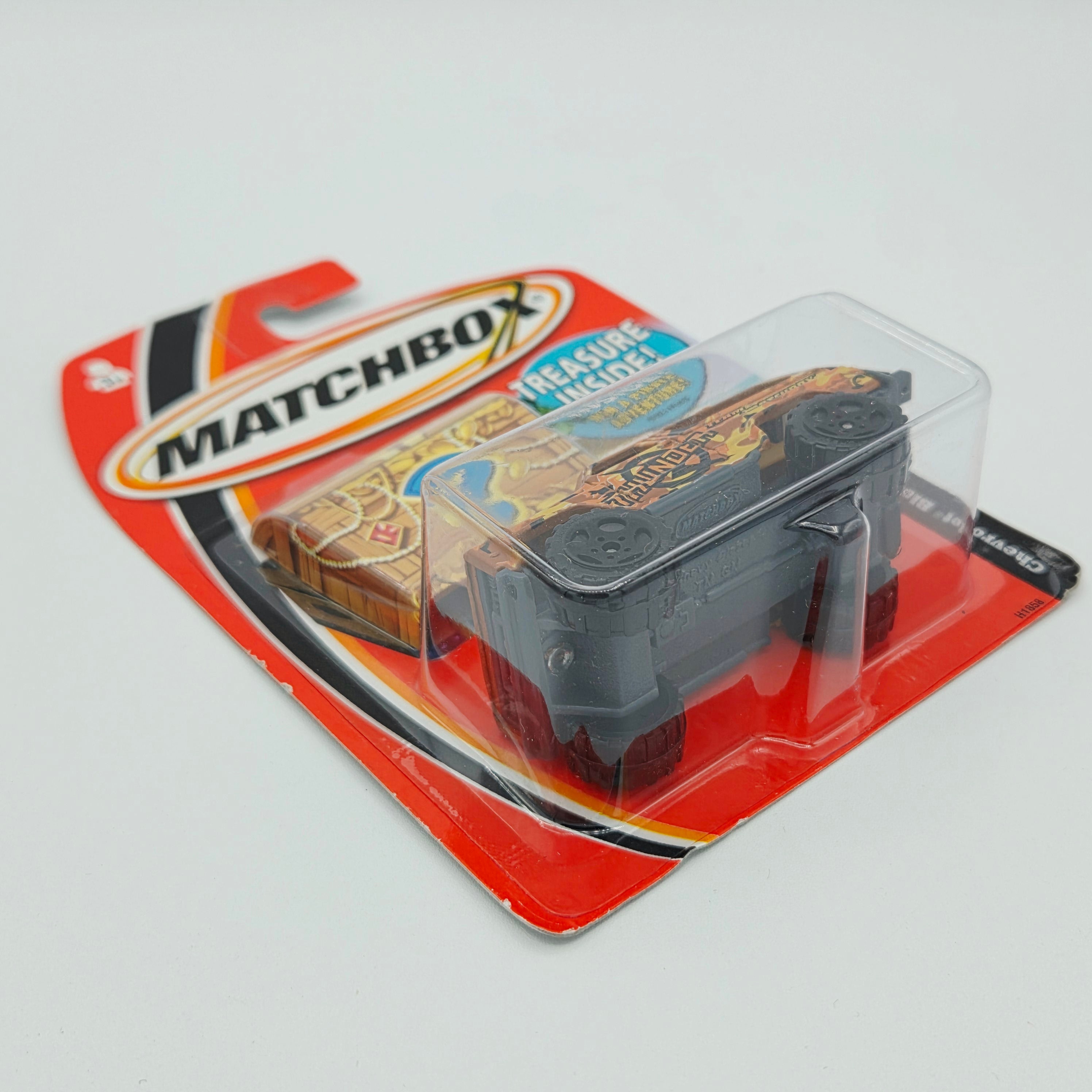 Matchbox '89 Chevy Blazer 4x4 "Thunder" (2005 MBX Basic - Buried Treasure)