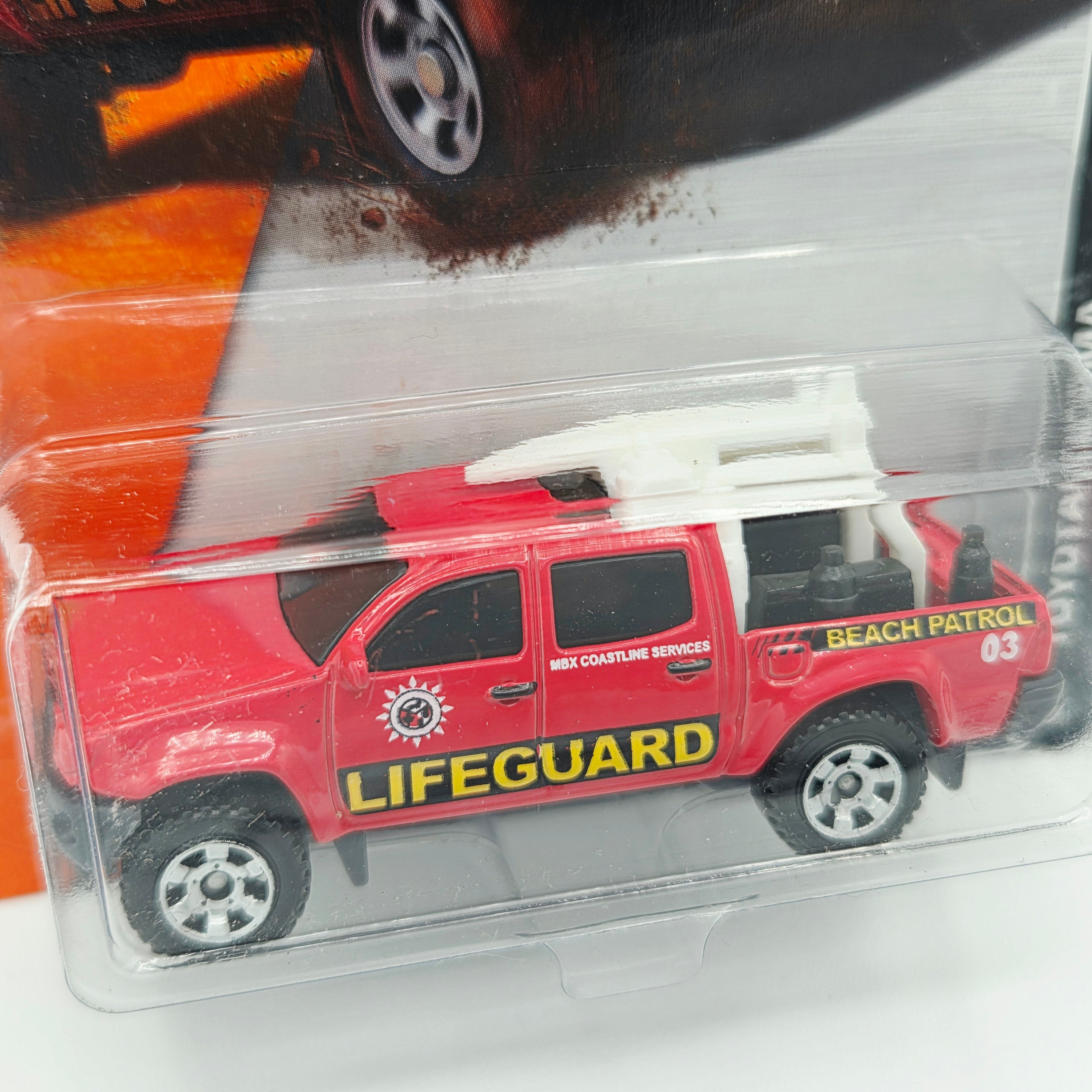 Matchbox '15 Toyota Tacoma Lifeguard "Beach Patrol" (2014 MBX Basic - Heroic Rescue)