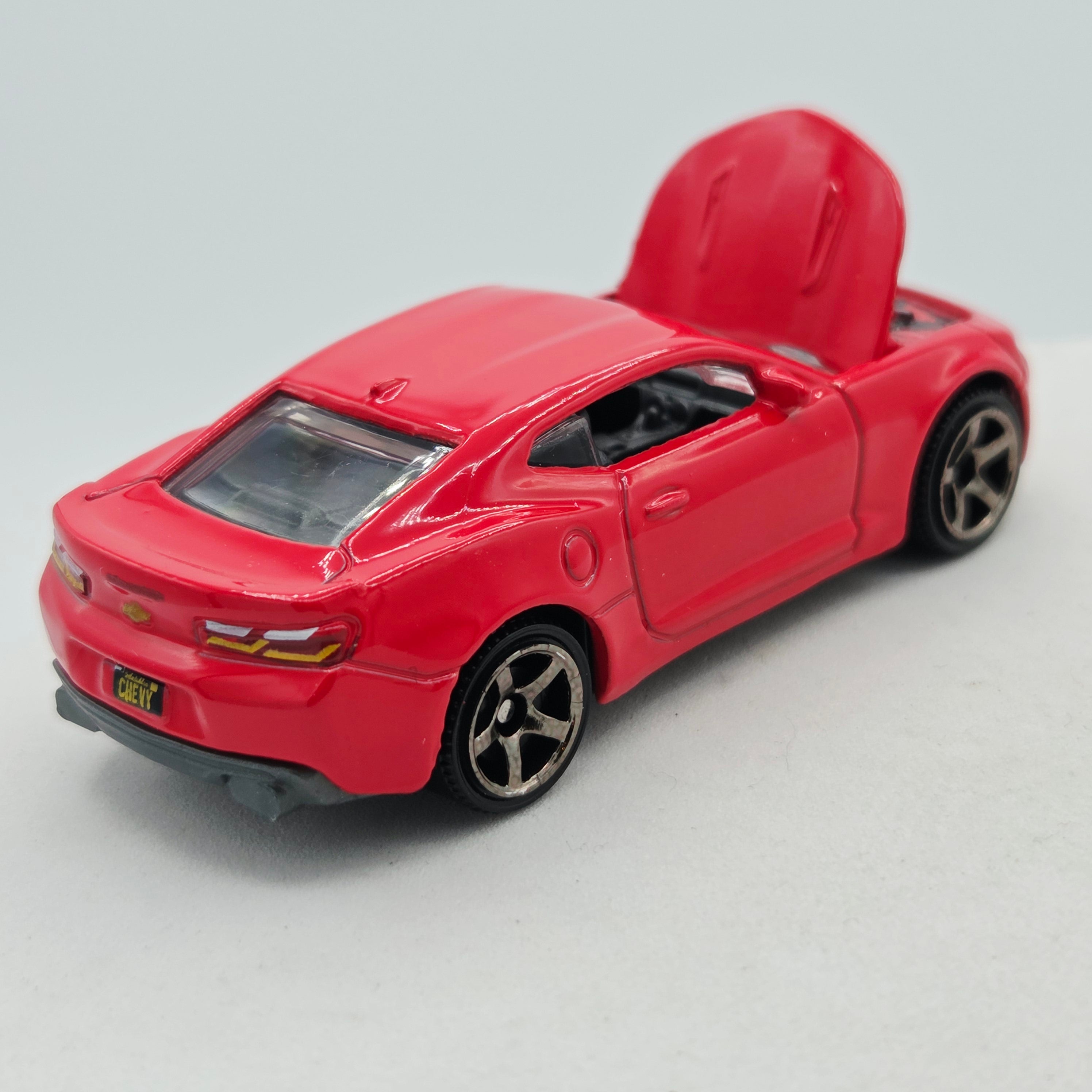 Matchbox '16 Chevrolet Camaro (2021 MBX Moving Parts)