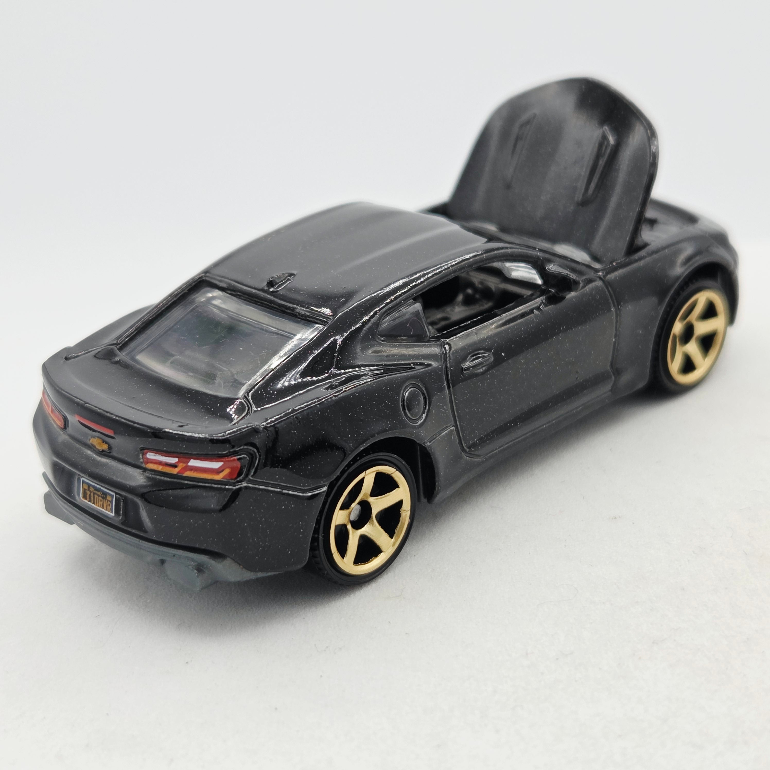 Matchbox '16 Chevrolet Camaro (2022 MBX Moving Parts)