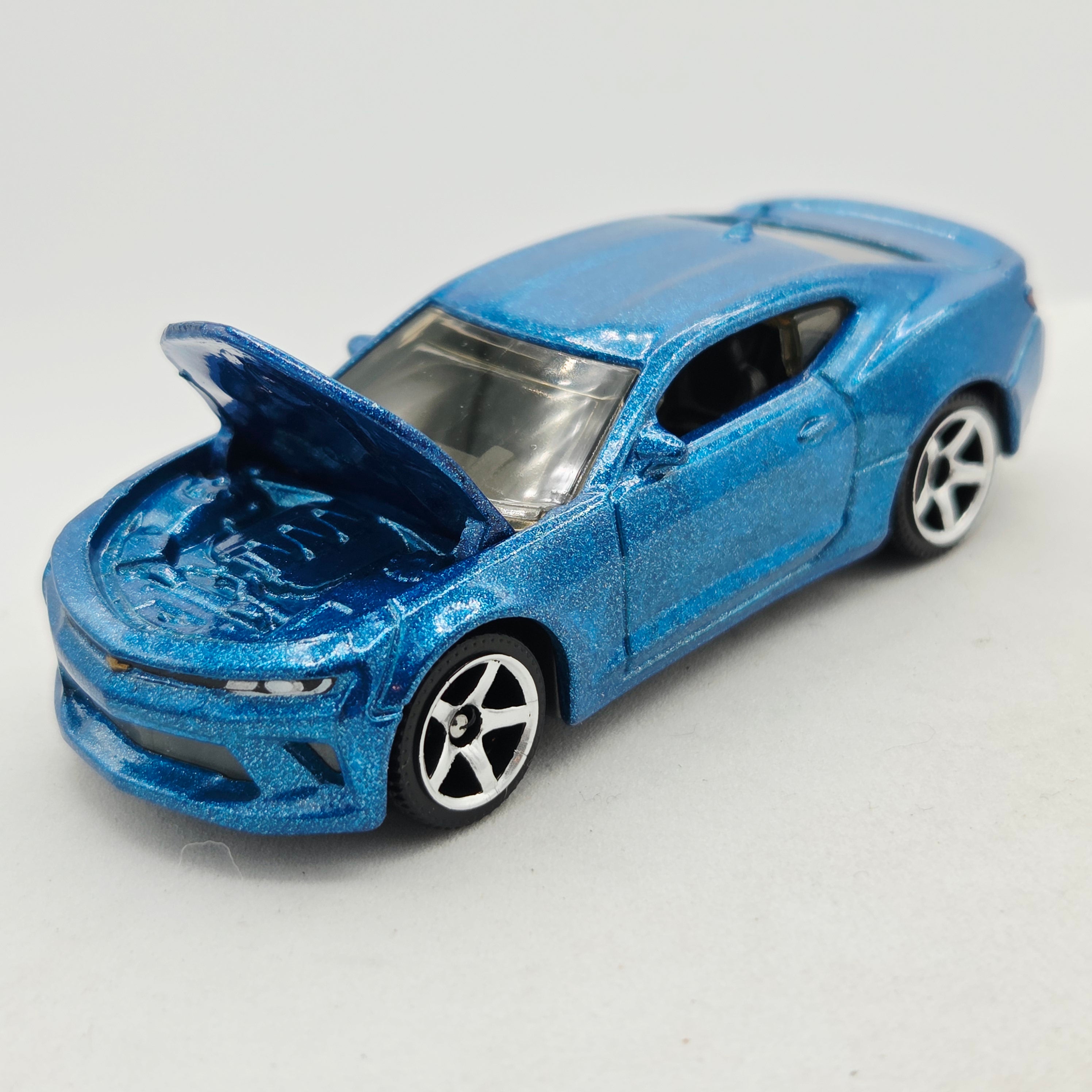 Matchbox '16 Chevrolet Camaro (2019 MBX Moving Parts)
