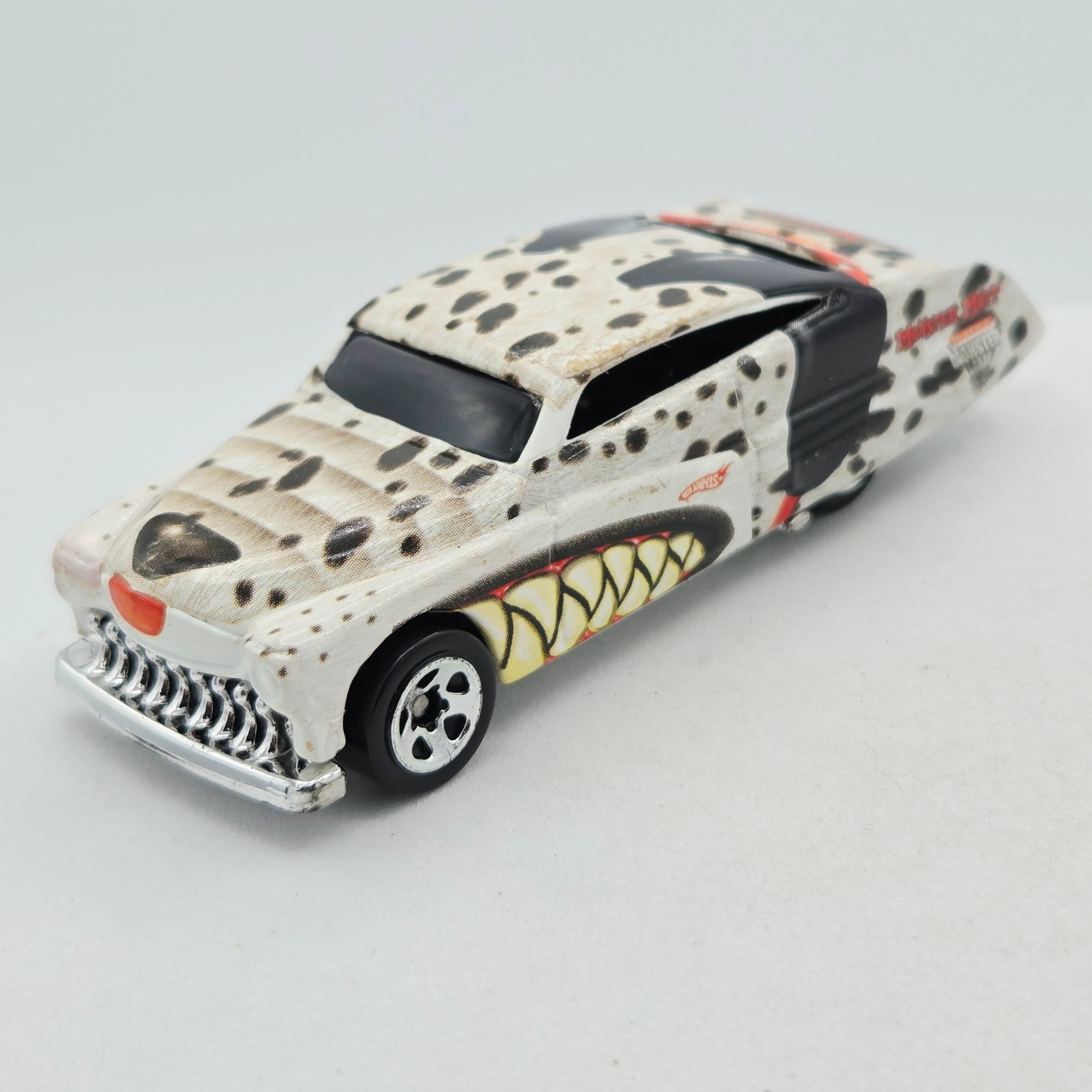 Hot Wheels Monster Jam - Purple Passion, Monster Mutt (2010 HW Monster Duos 2-Pack Exclusive)