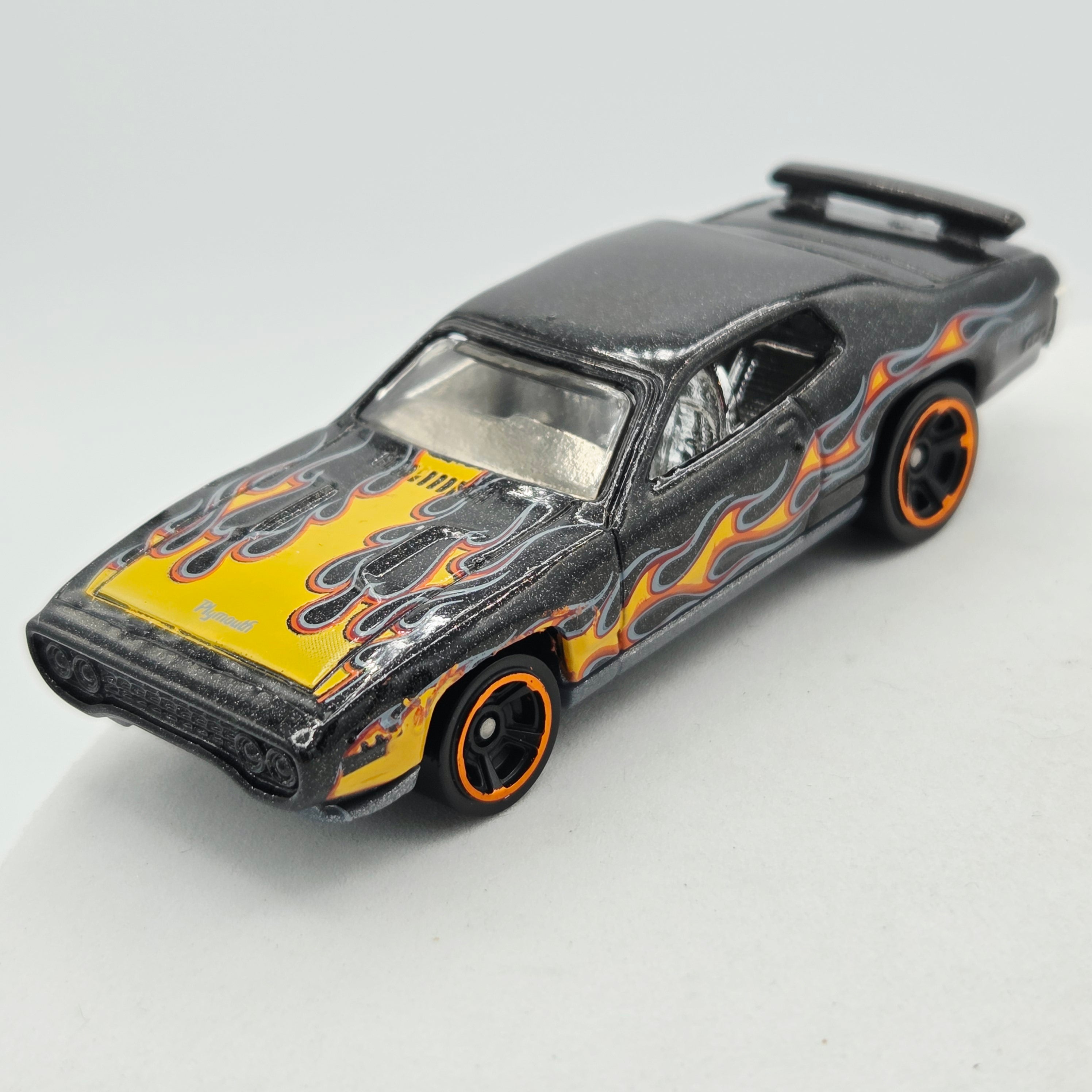 Hot Wheels '71 Plymouth Road Runner (2013 HW Basic - Showroom)