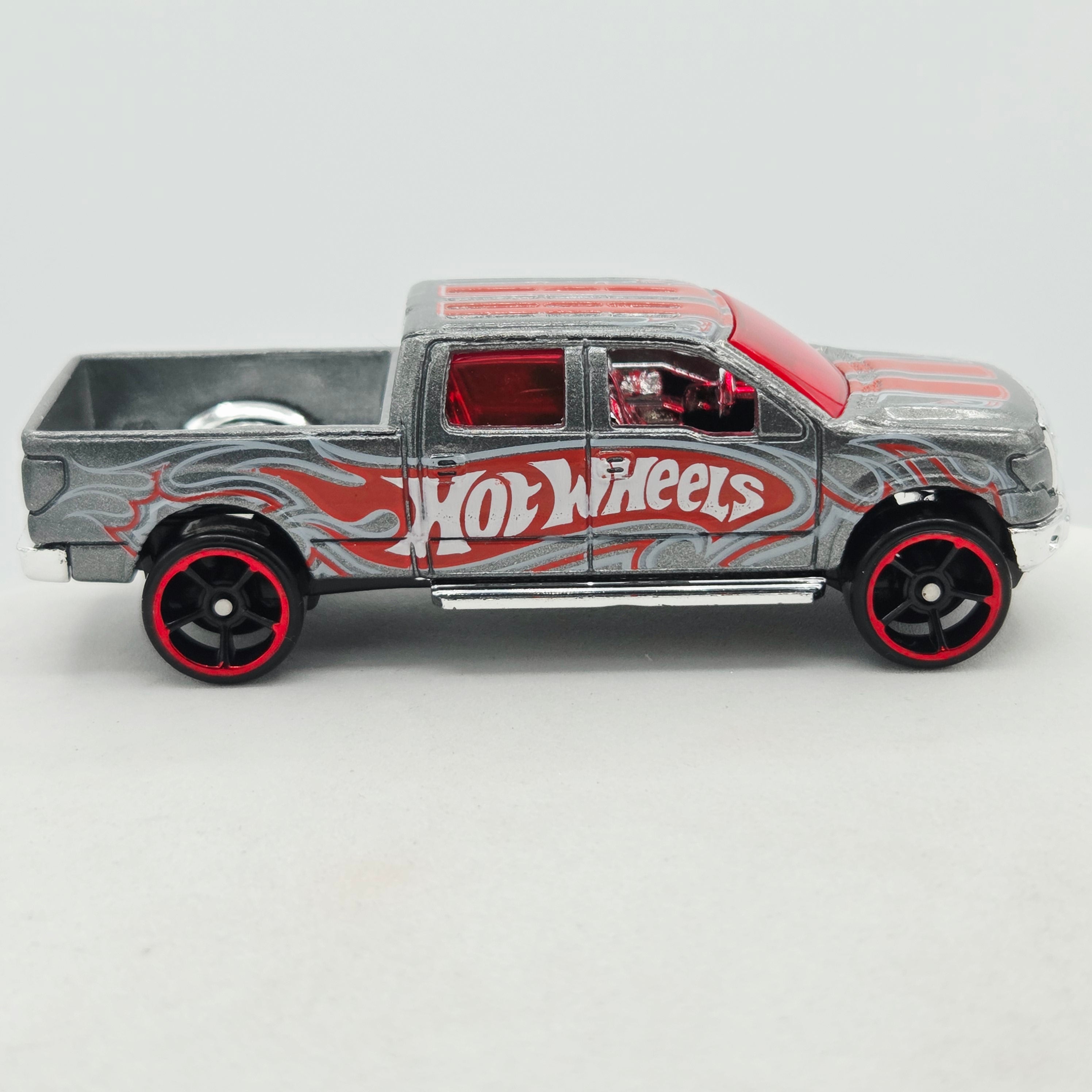 Hot Wheels '09 Ford F-150 Pickup (2009 HW Basic - New Models)