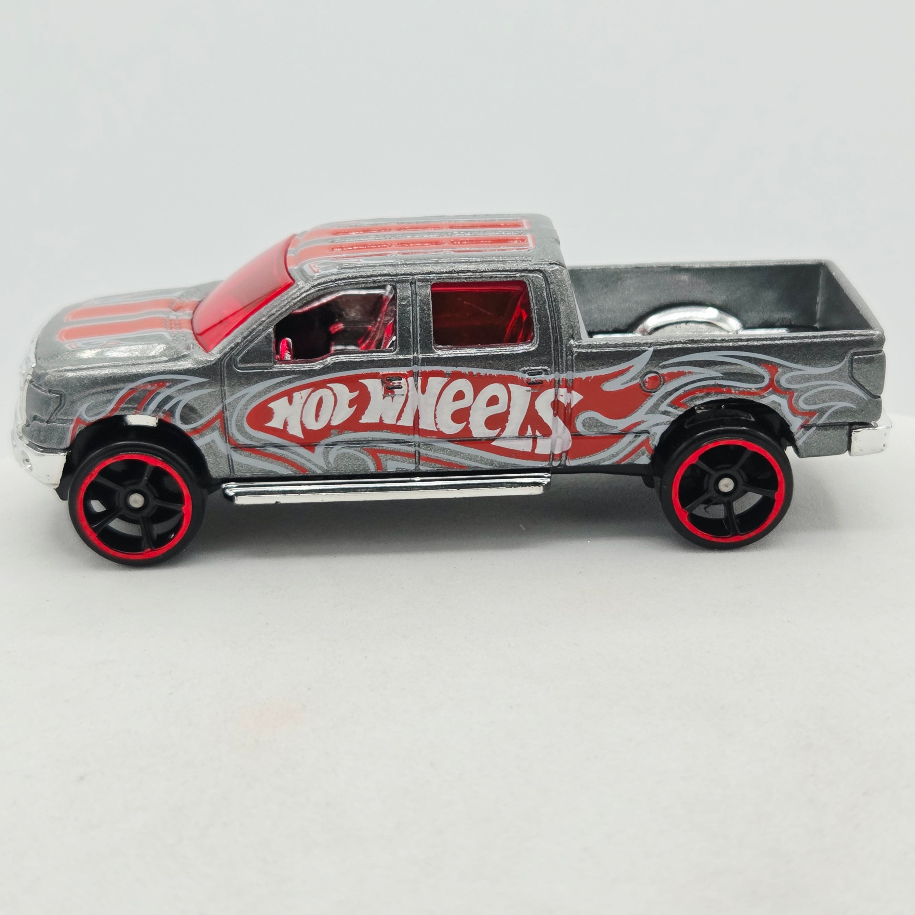 Hot Wheels '09 Ford F-150 Pickup (2009 HW Basic - New Models)