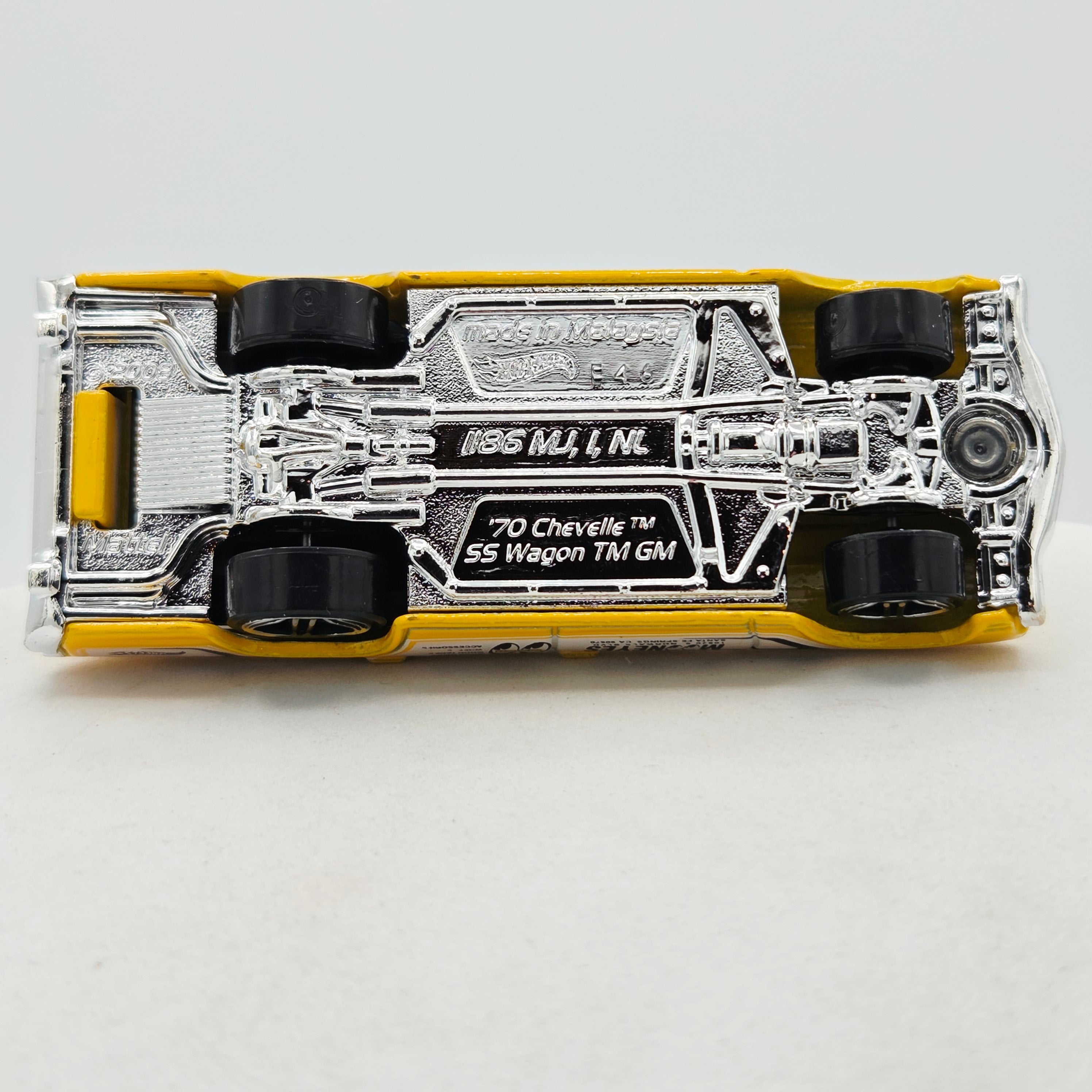 Hot Wheels '70 Chevelle SS Wagon "Moon Eyes" (2013 HW Basic - Showroom)