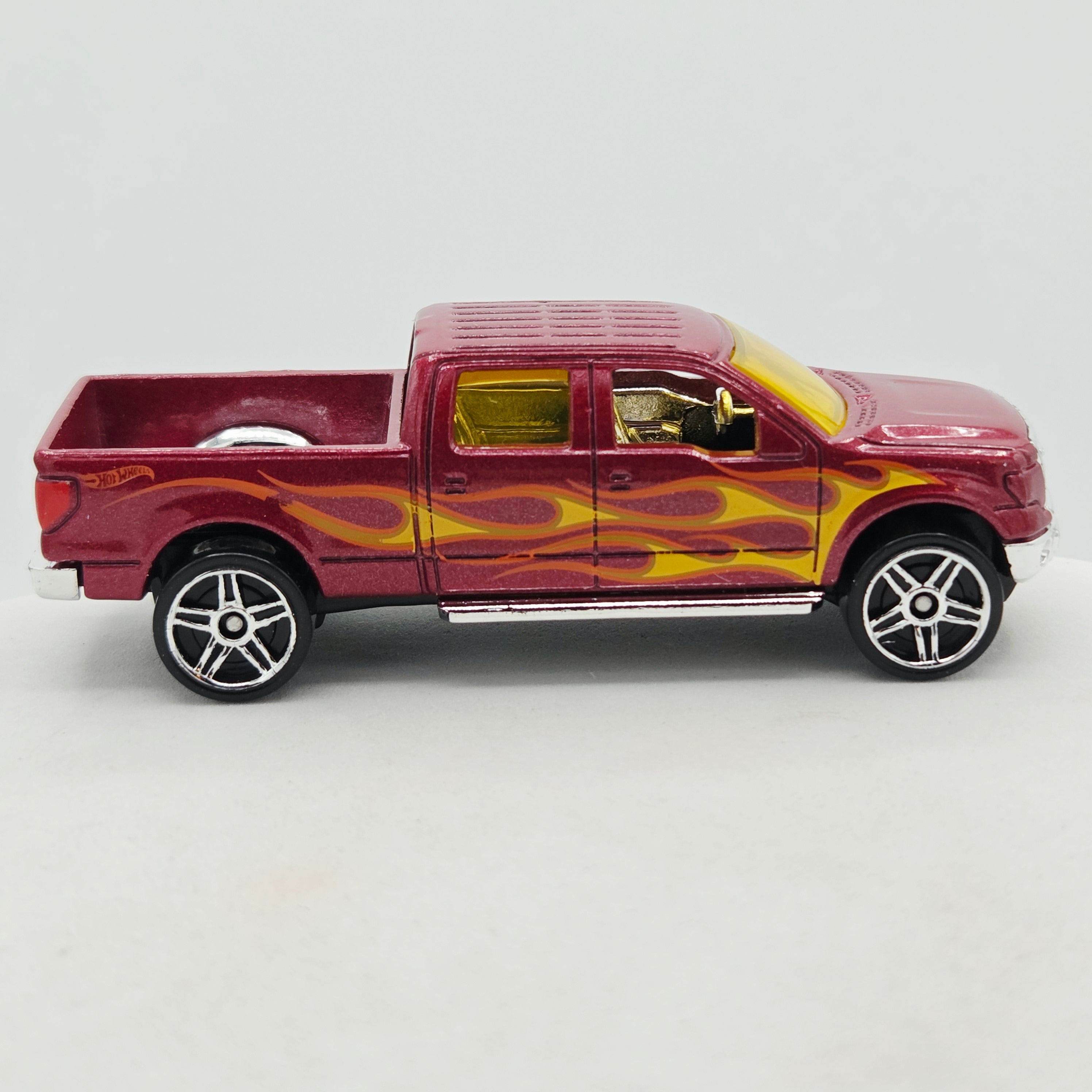 Hot Wheels '09 Ford F-150 Pickup (2016 HW Hot Trucks 5 Pack - Multipack Exclusive)